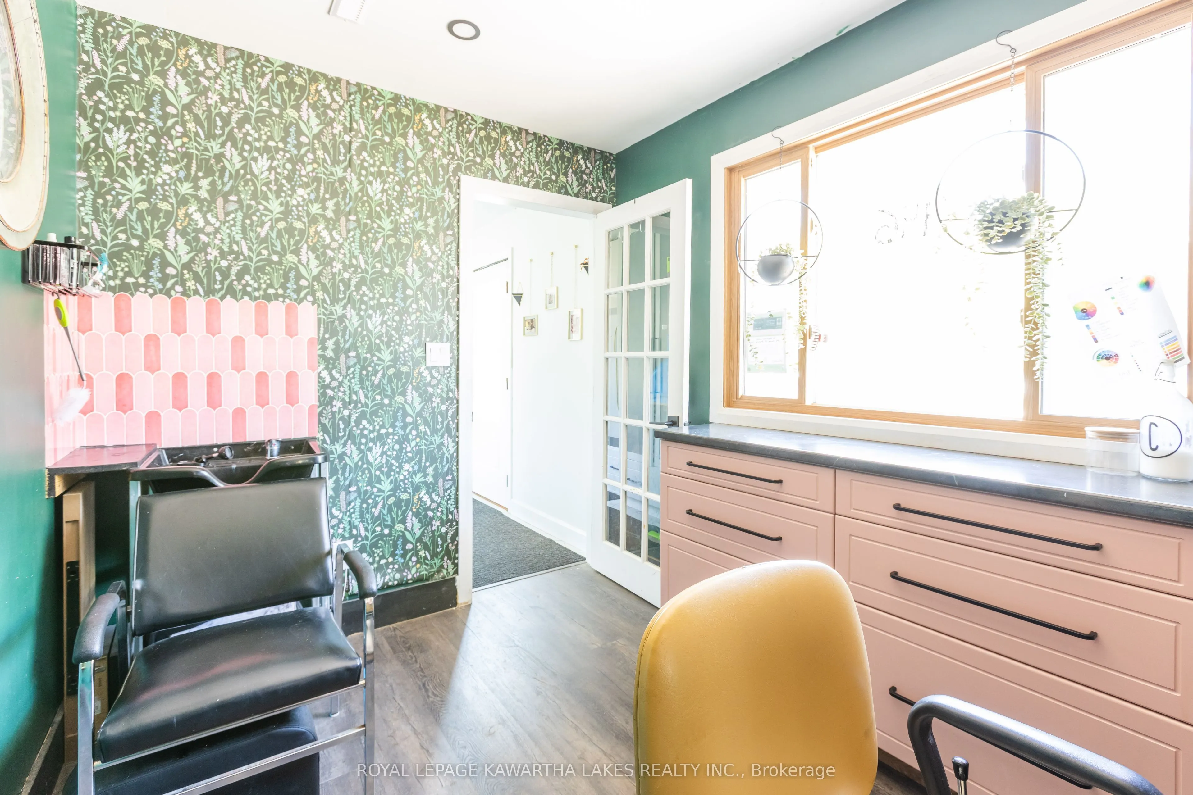 446 Dundas Street