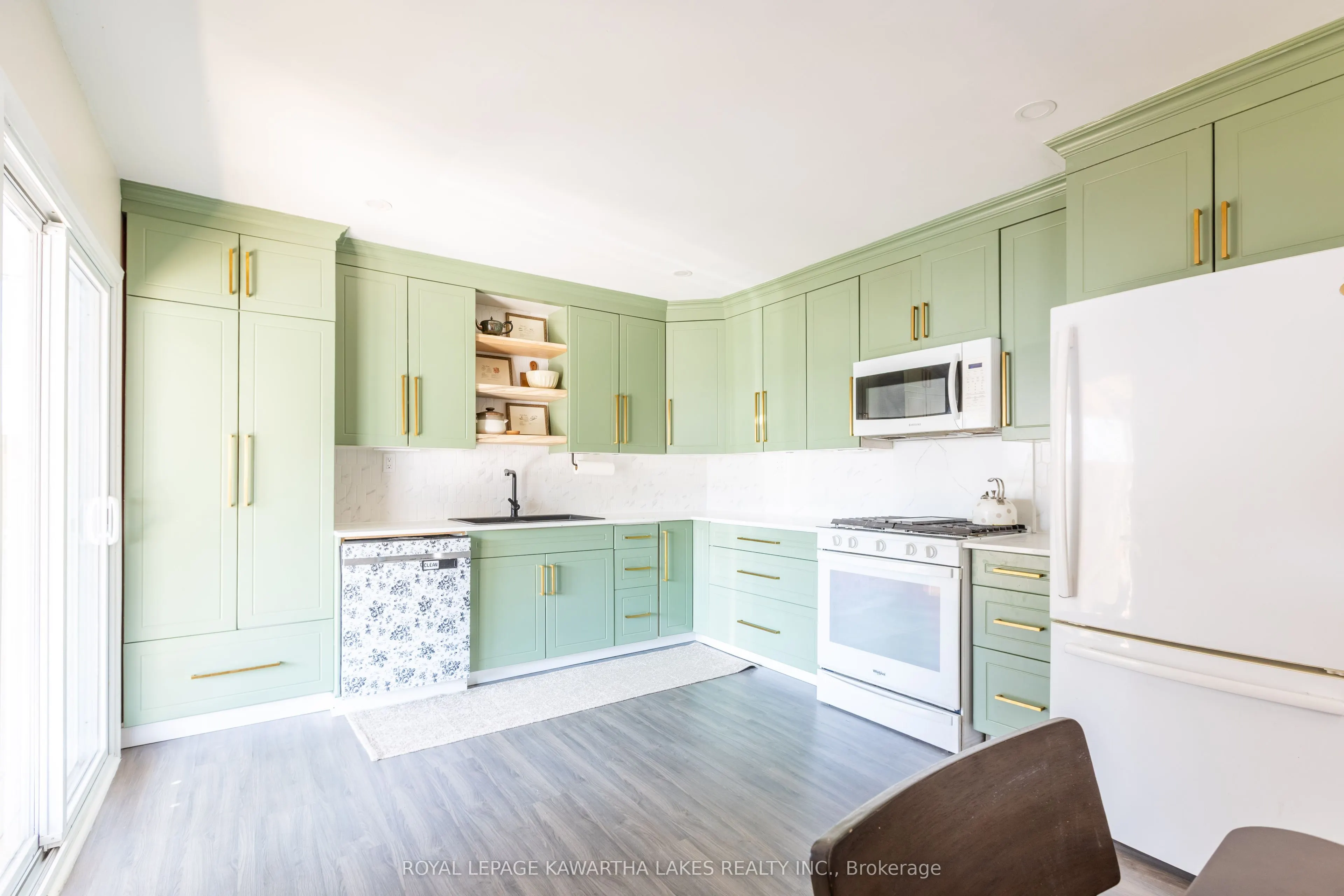 446 Dundas Street