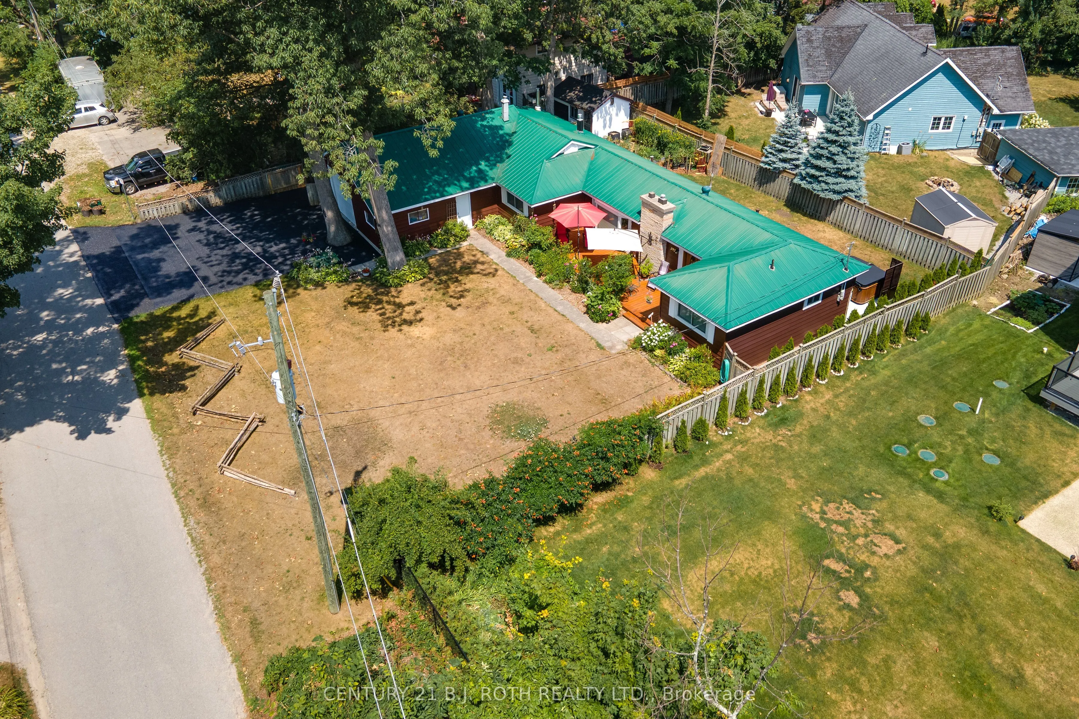 3929 Alderly Avenue