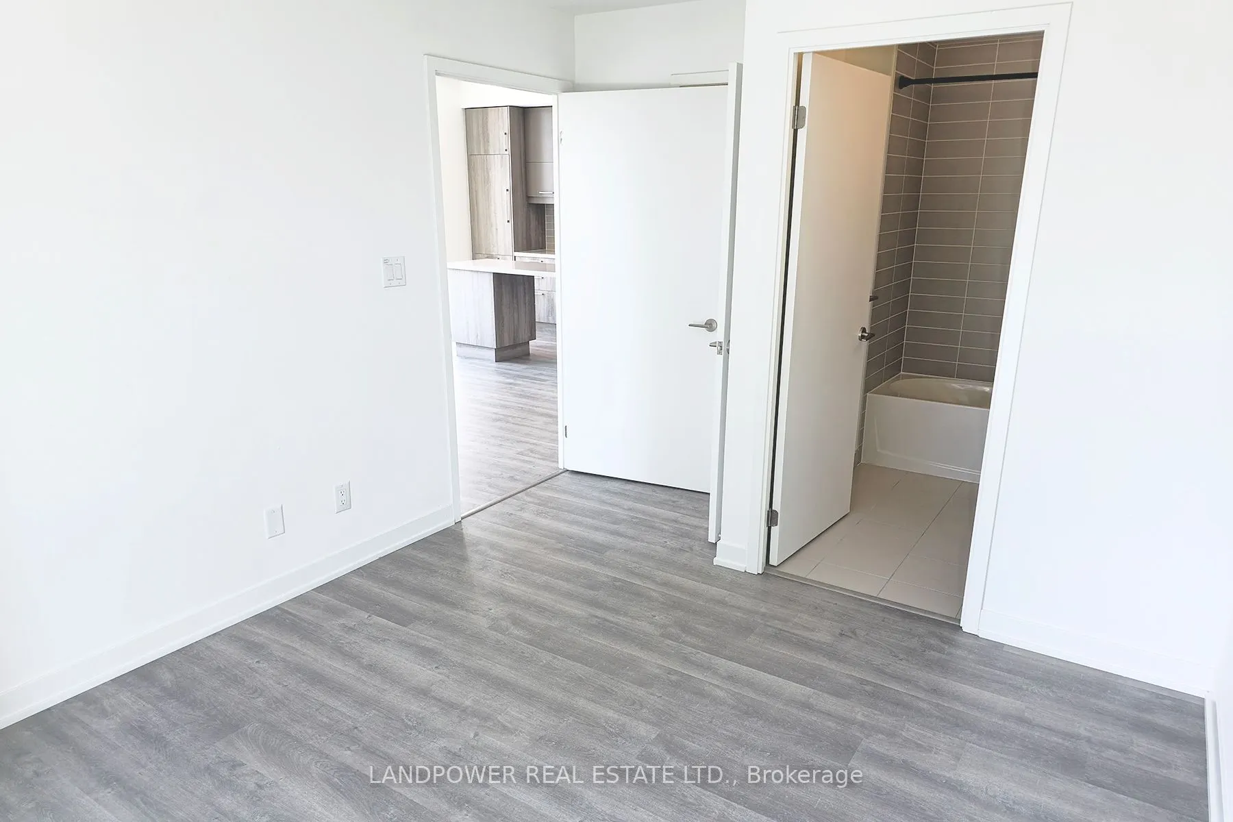 8119 Birchmount Road, #819