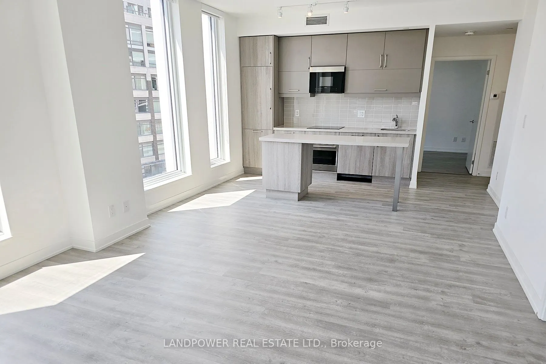 8119 Birchmount Road, #819