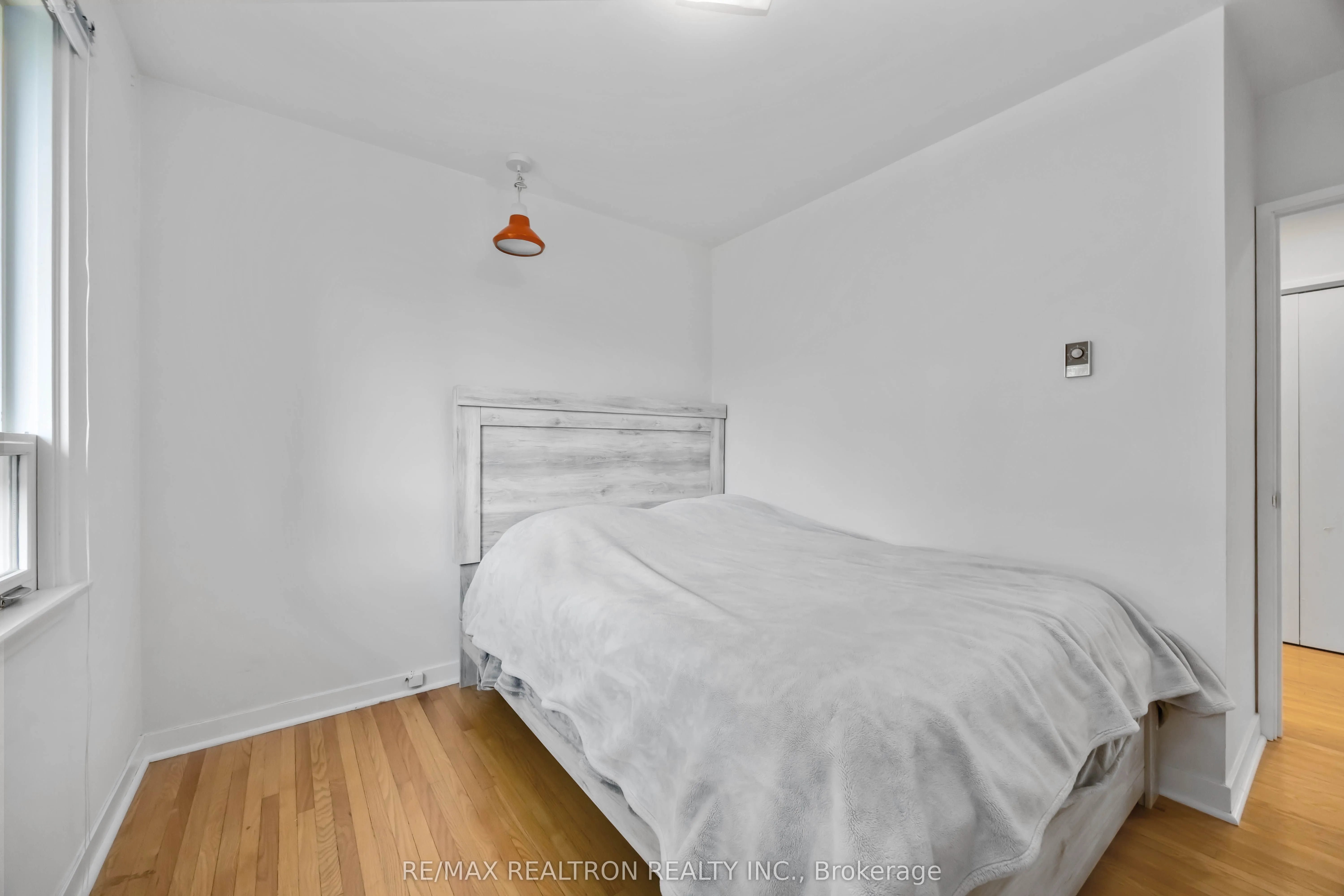 31 Orlon Crescent