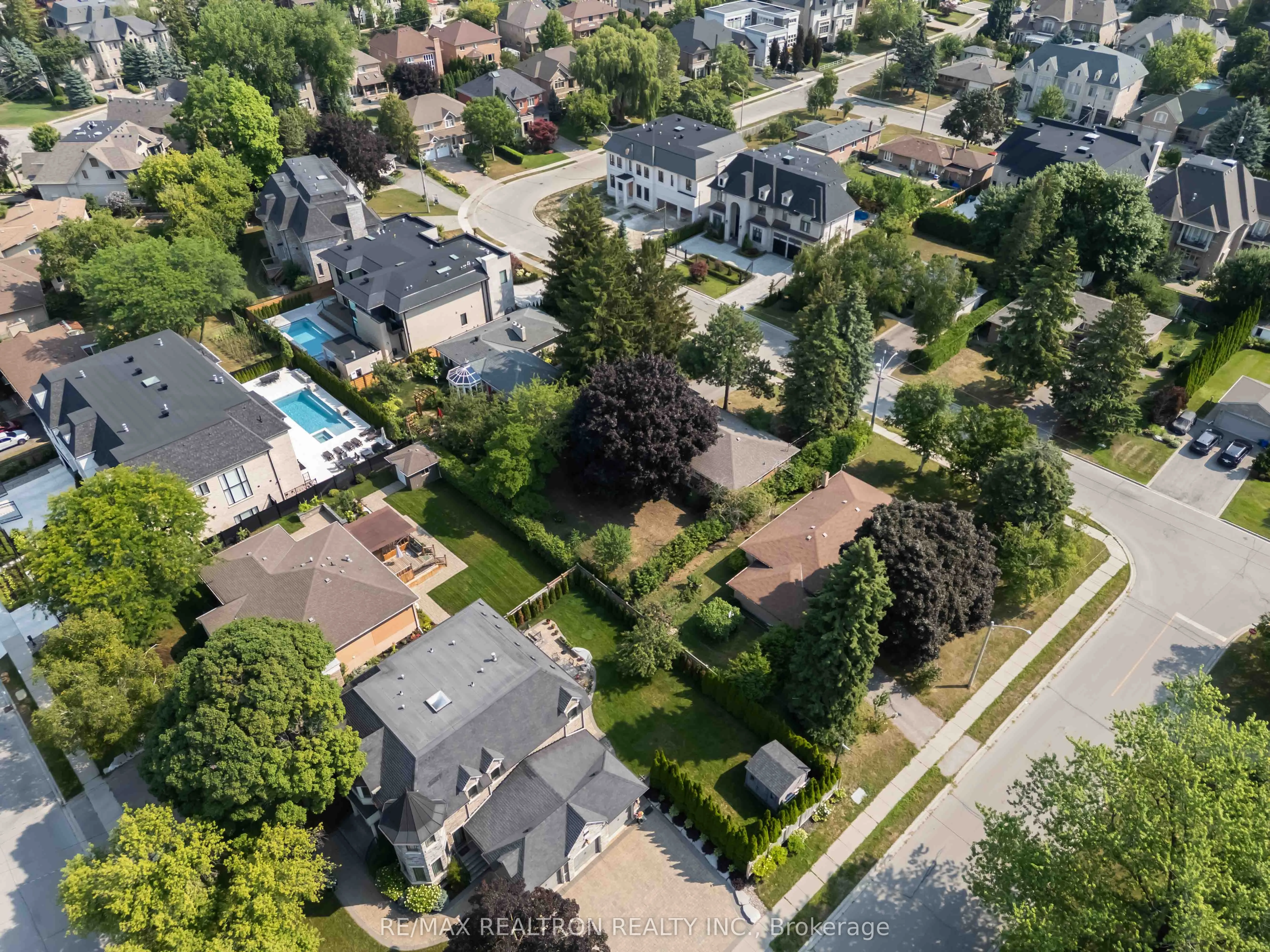 31 Orlon Crescent
