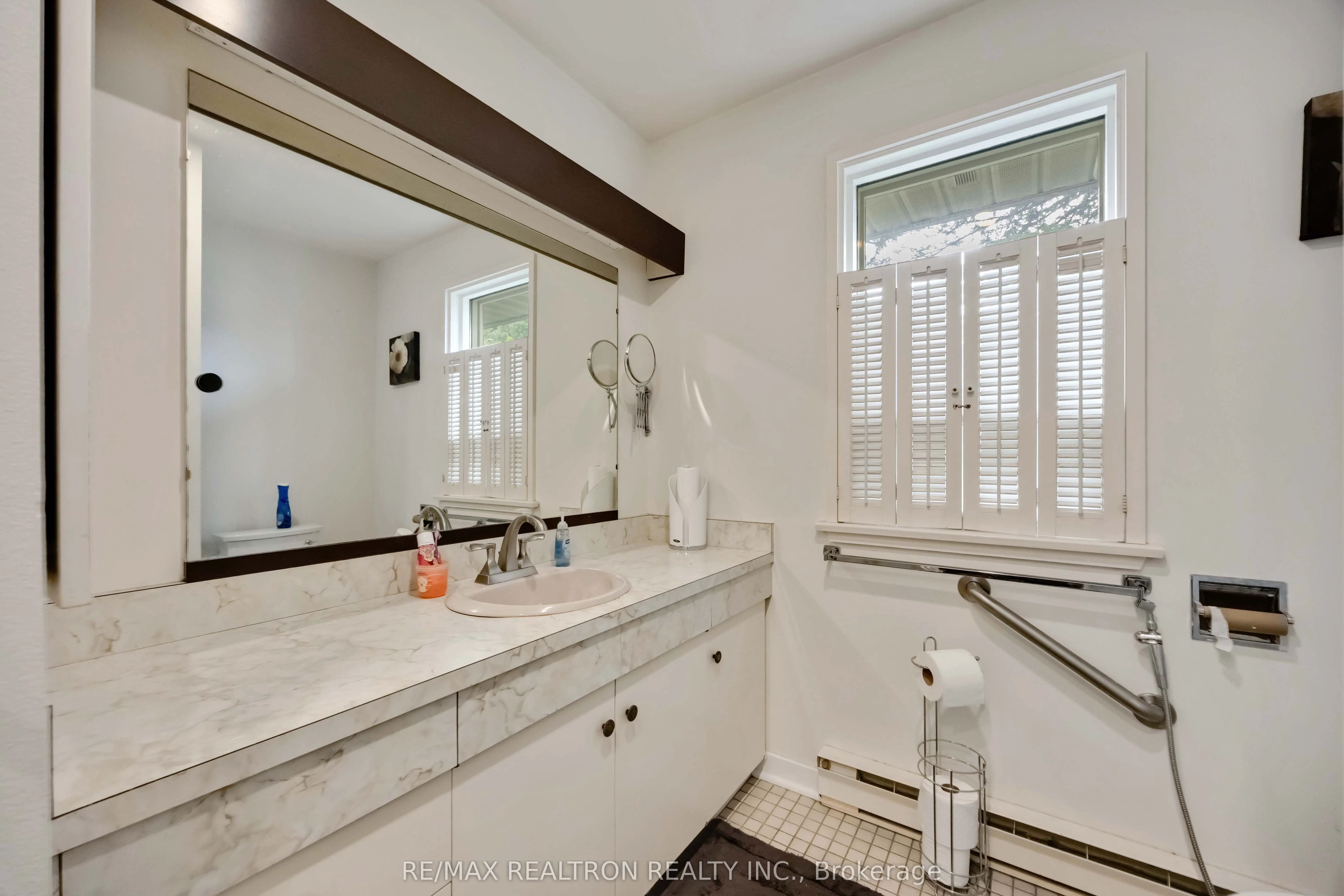 31 Orlon Crescent