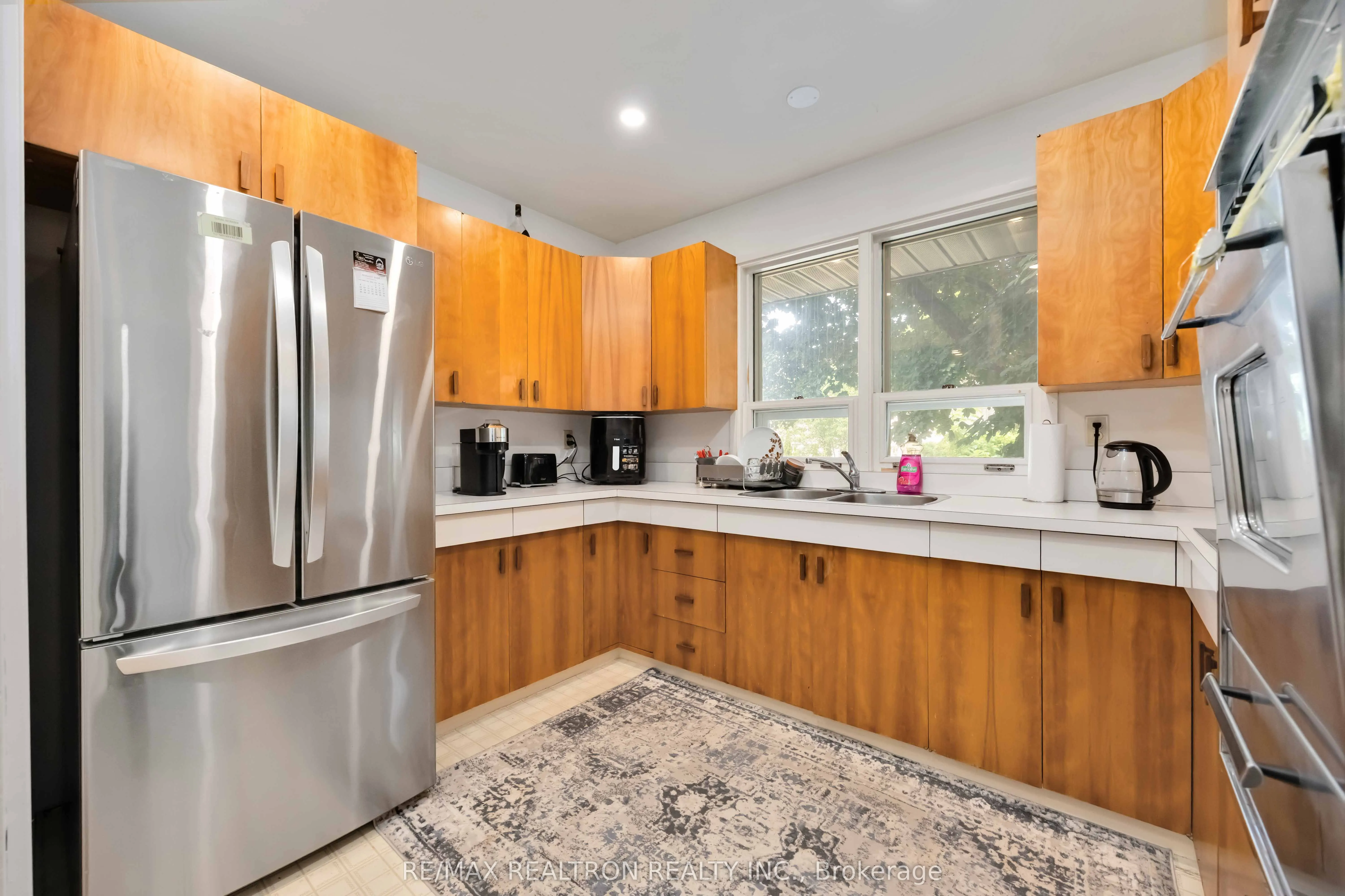 31 Orlon Crescent