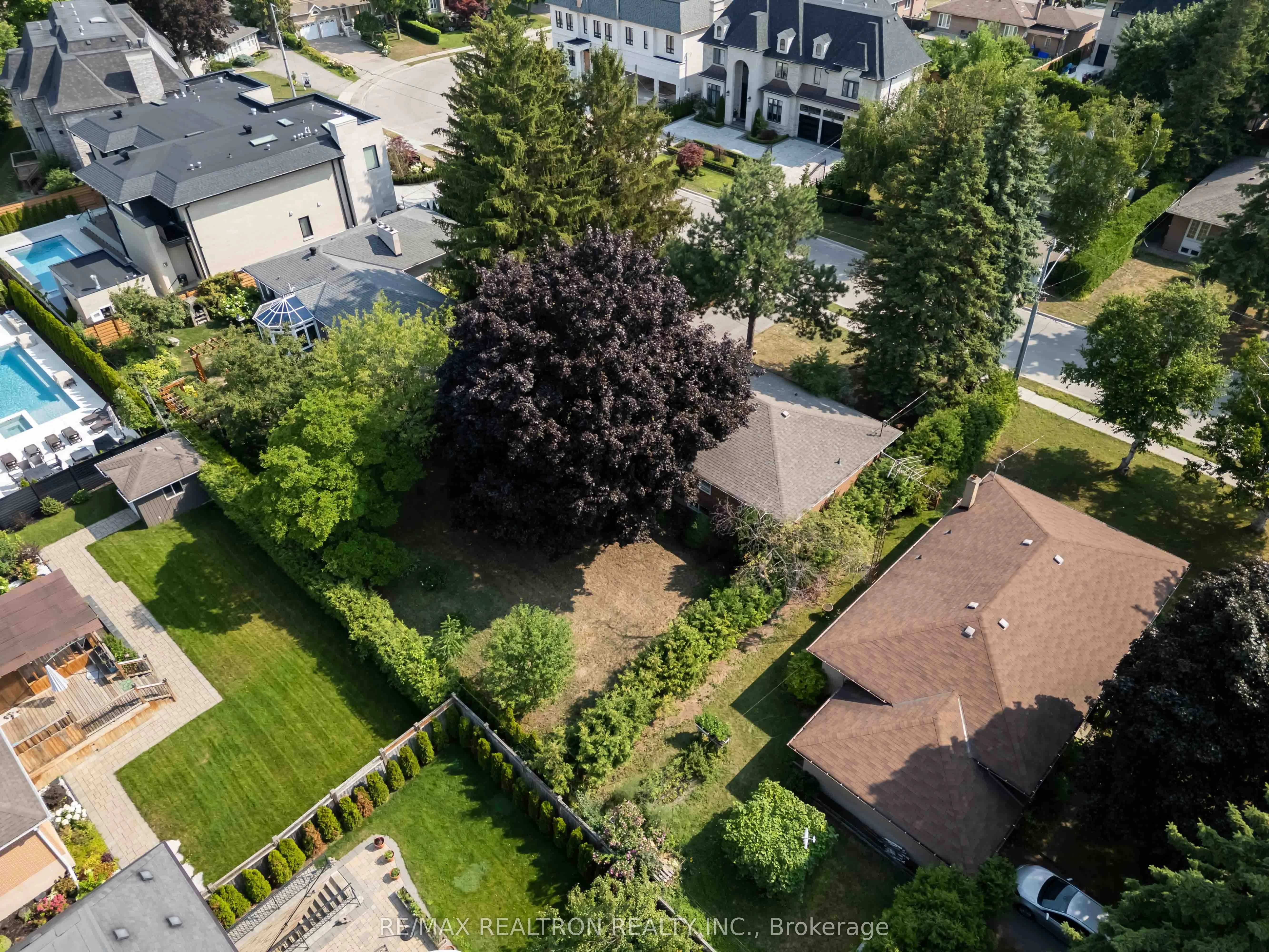 31 Orlon Crescent
