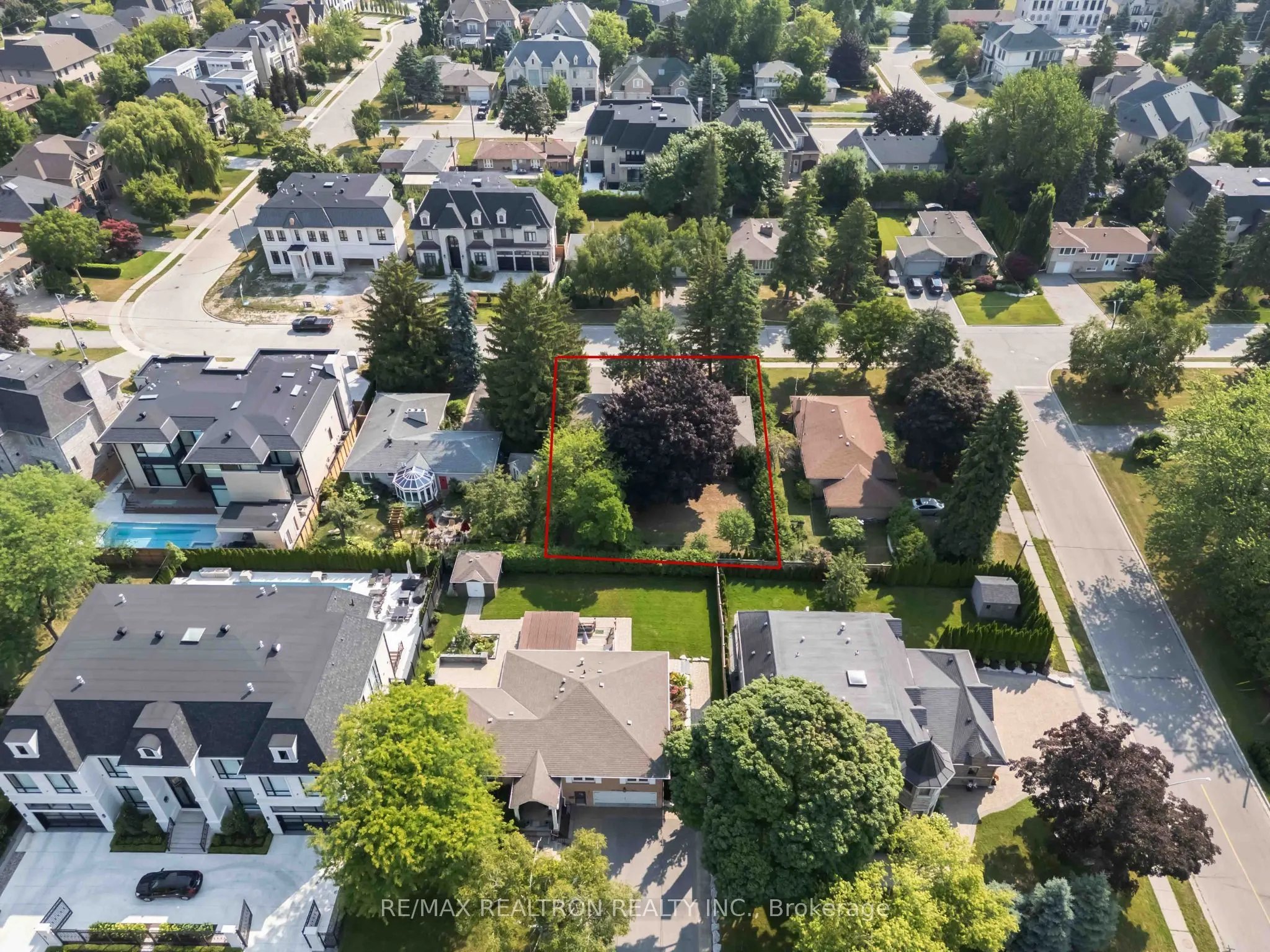 31 Orlon Crescent