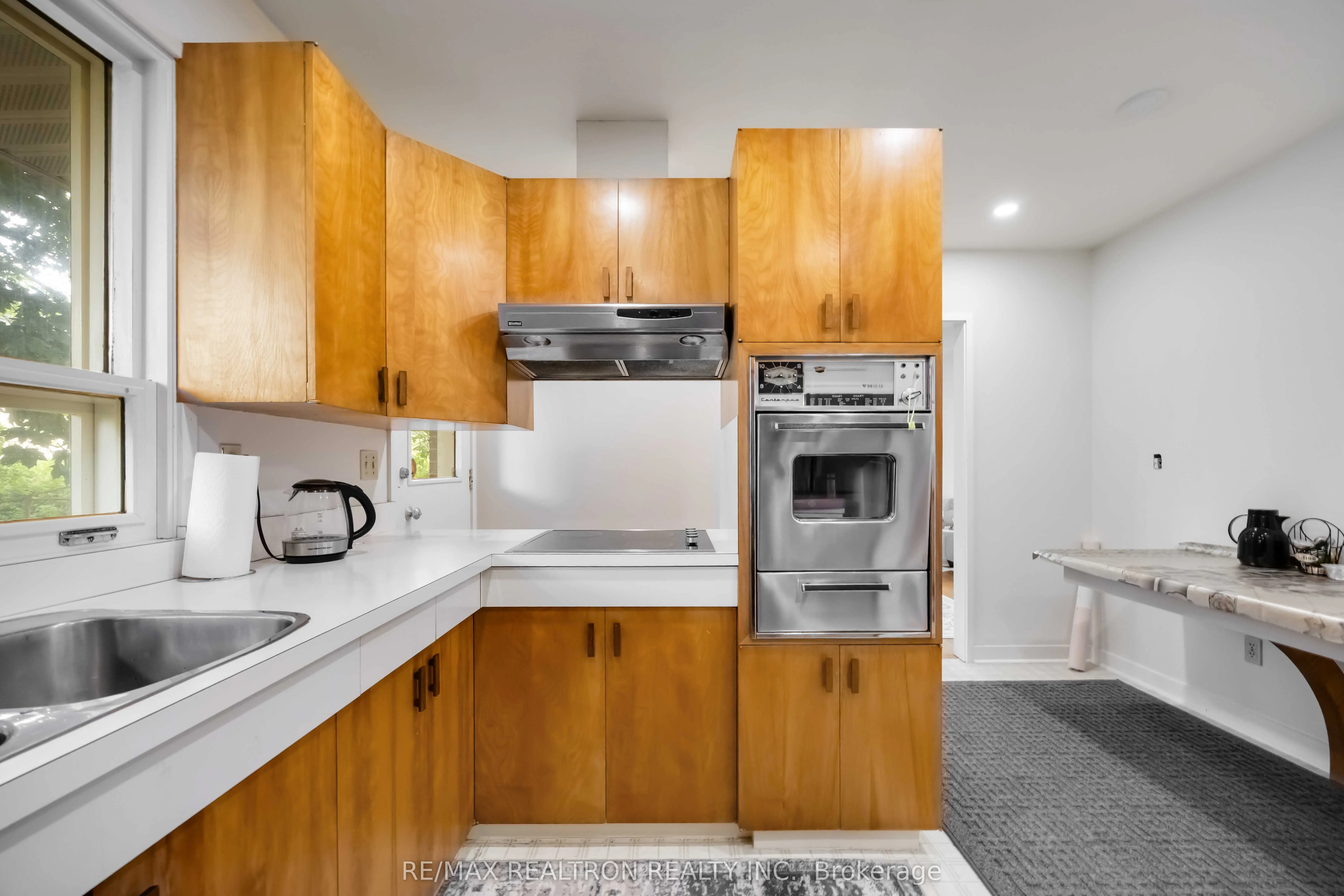 31 Orlon Crescent