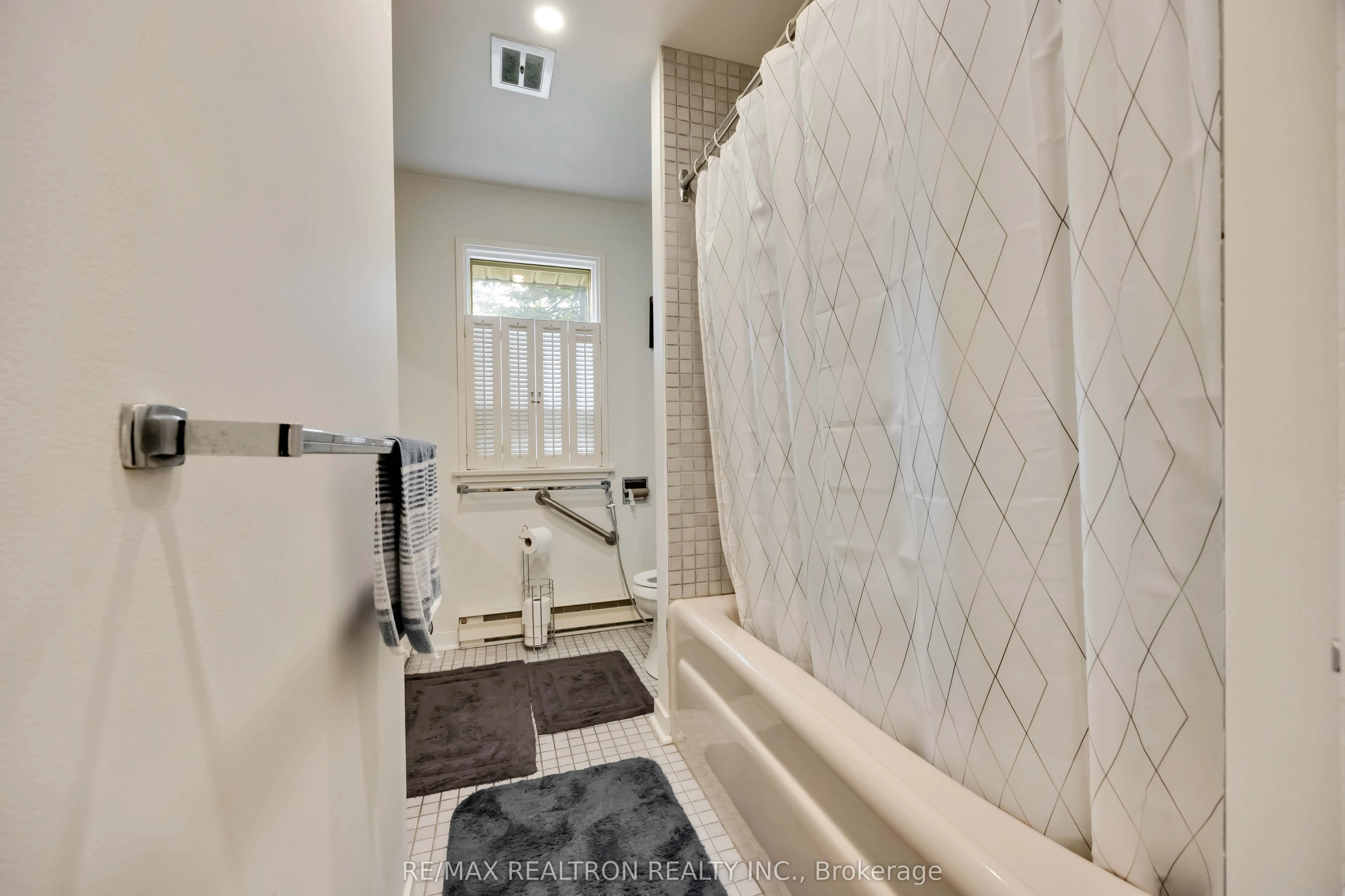 31 Orlon Crescent