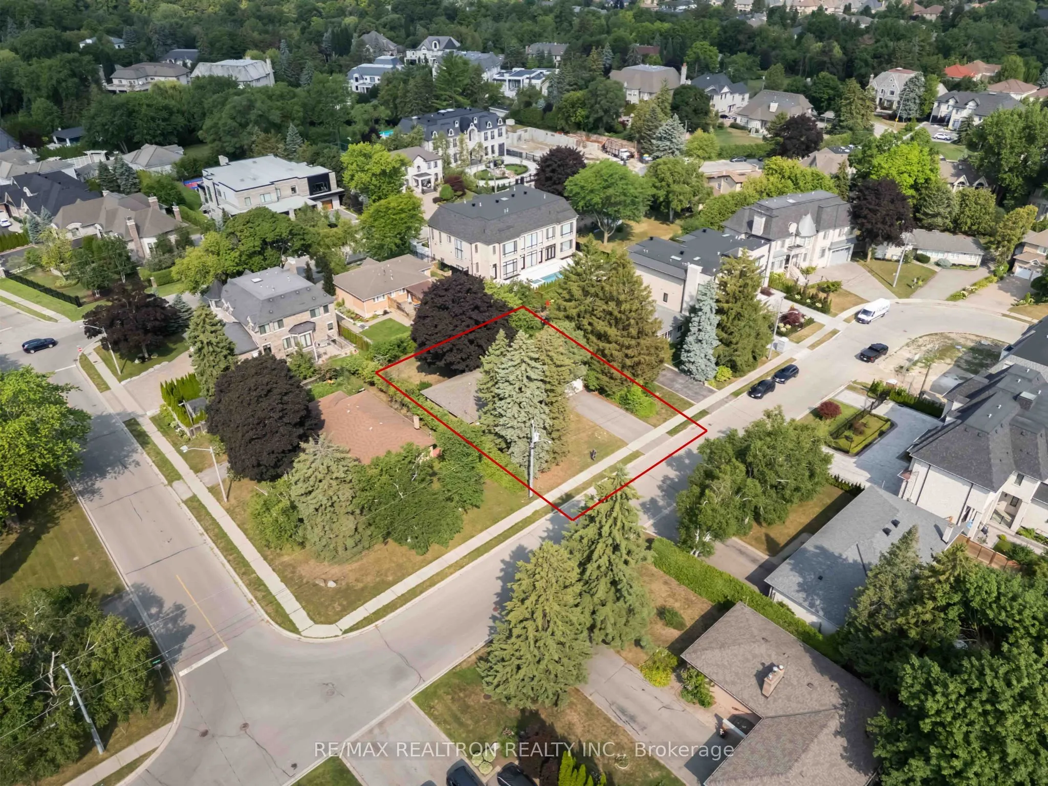 31 Orlon Crescent
