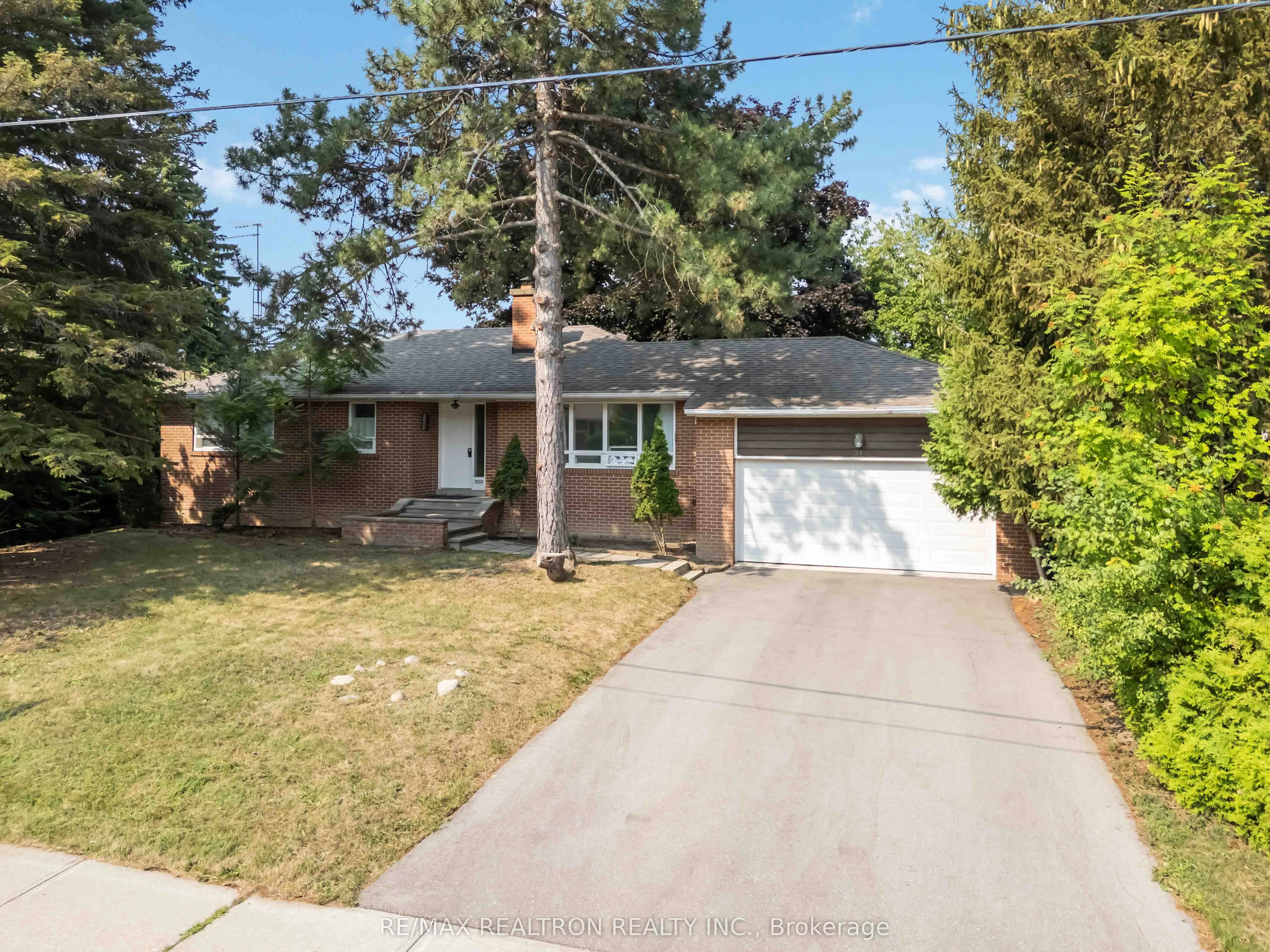 31 Orlon Crescent