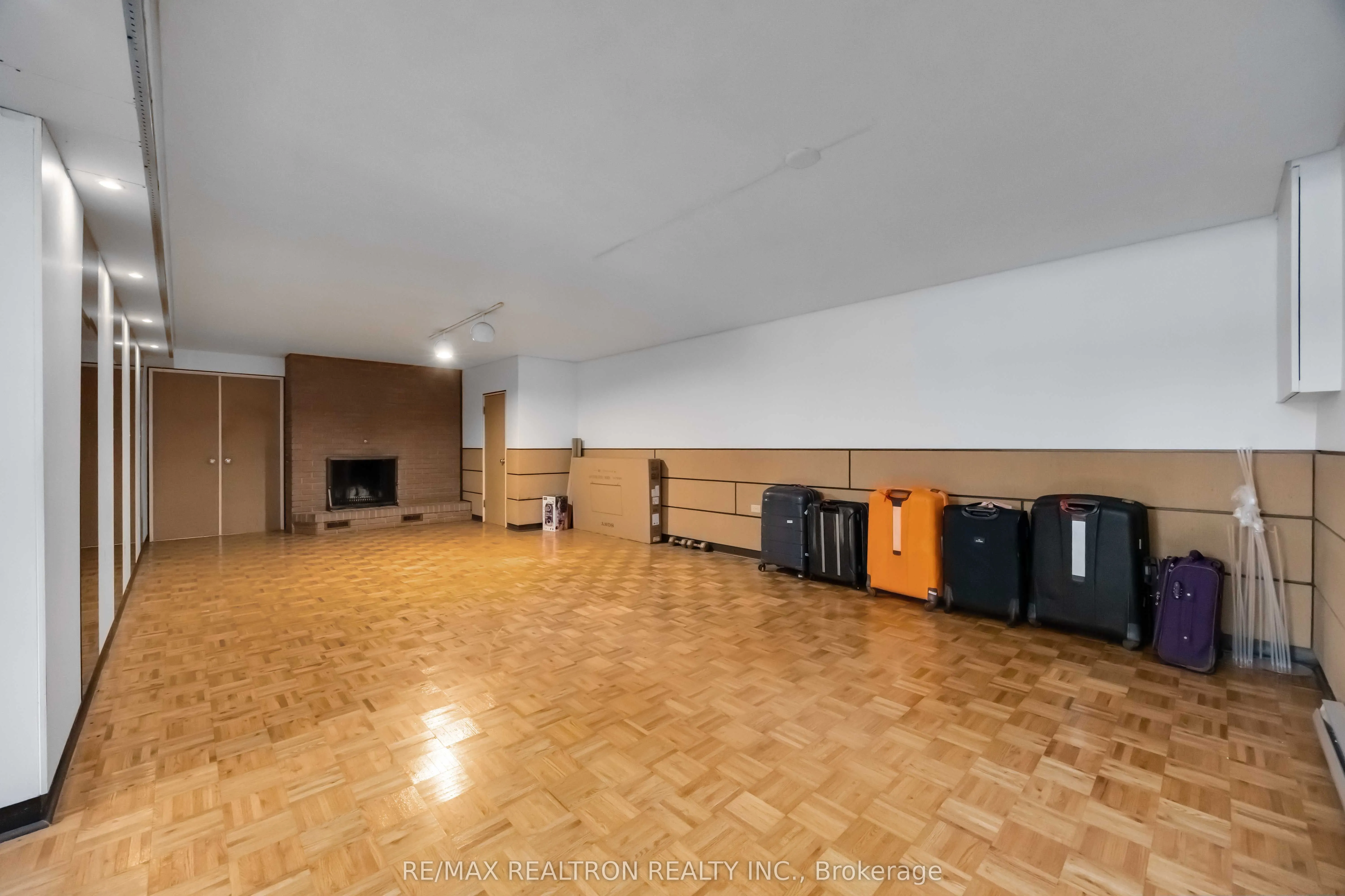 31 Orlon Crescent