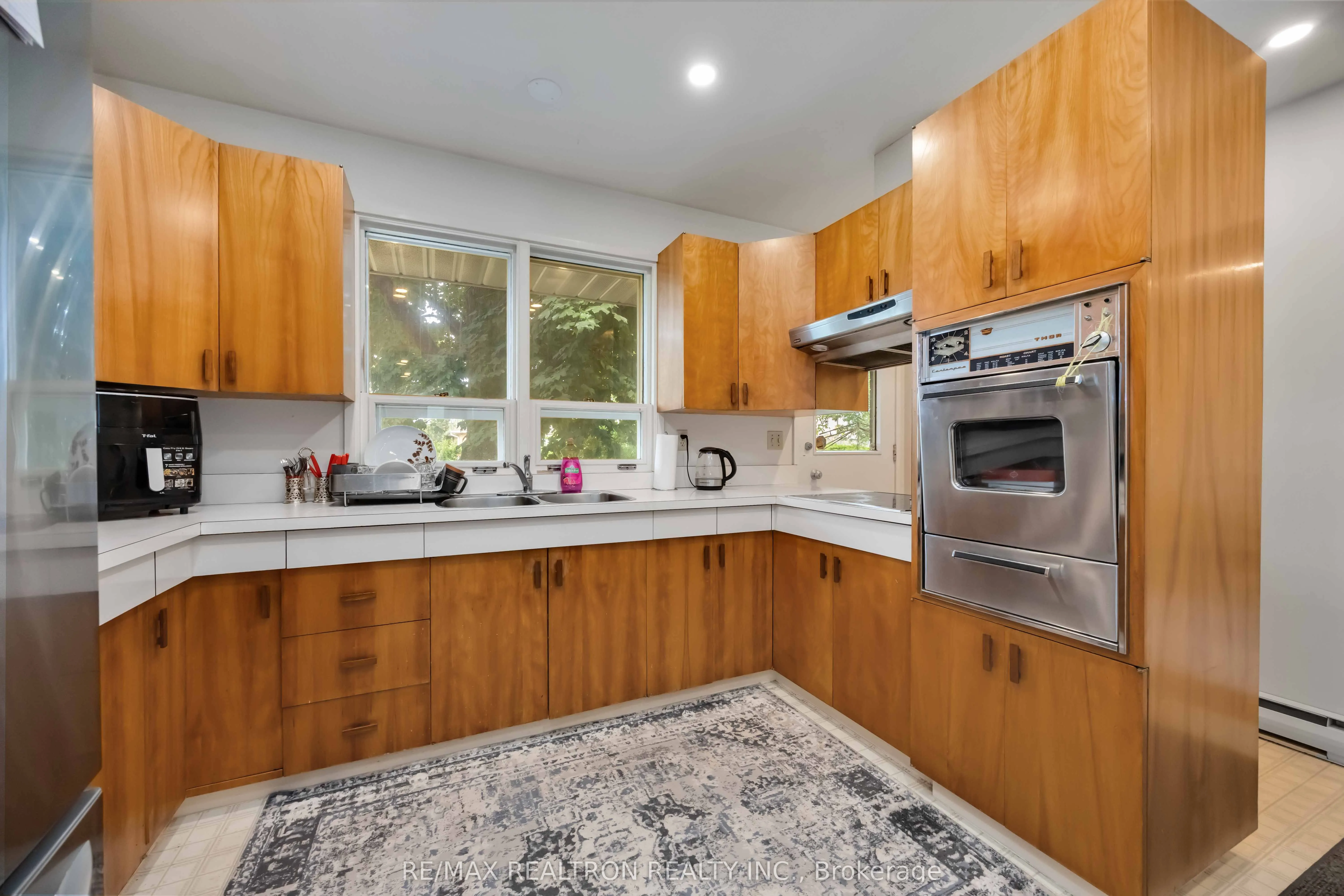 31 Orlon Crescent