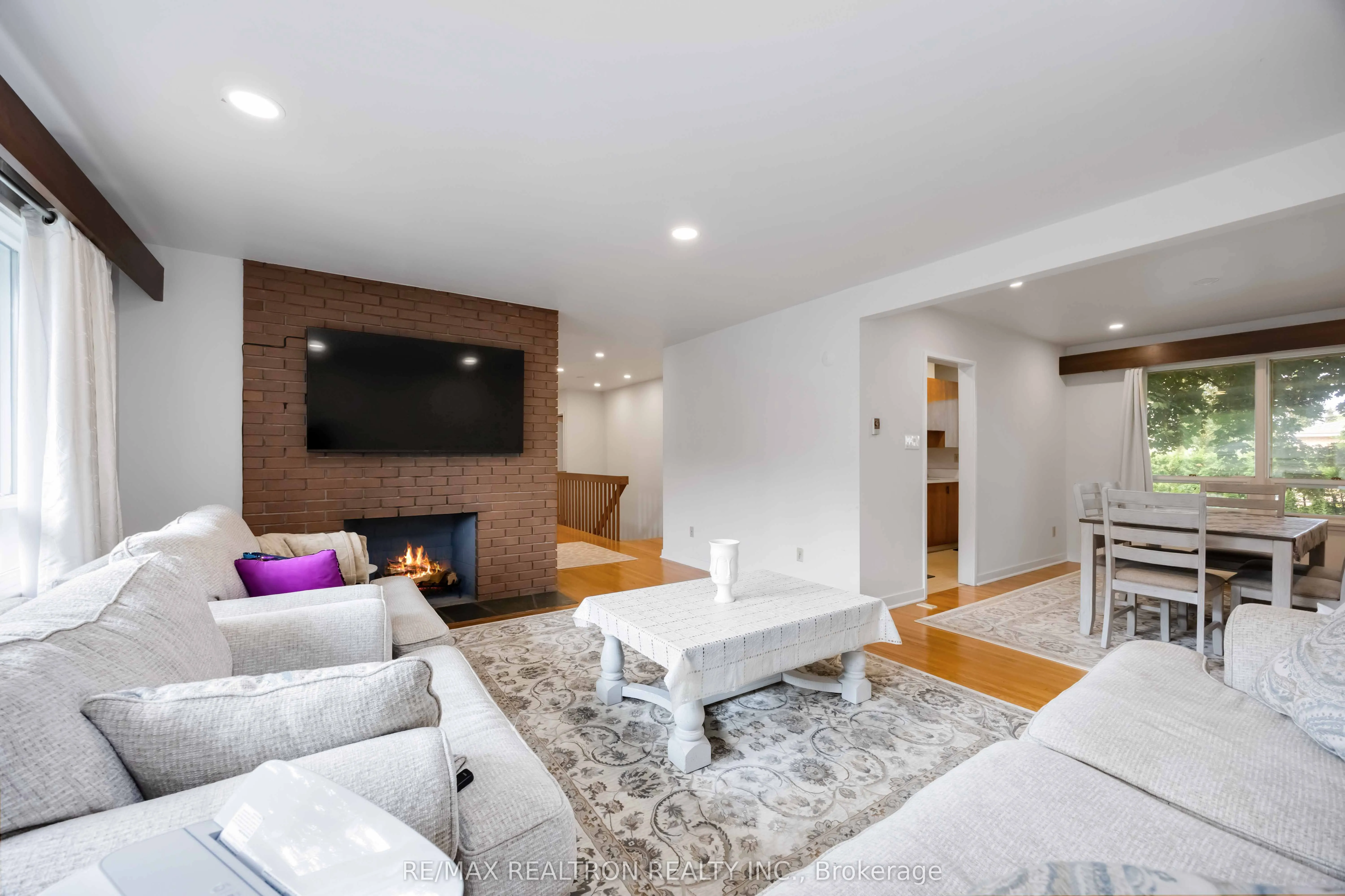 31 Orlon Crescent