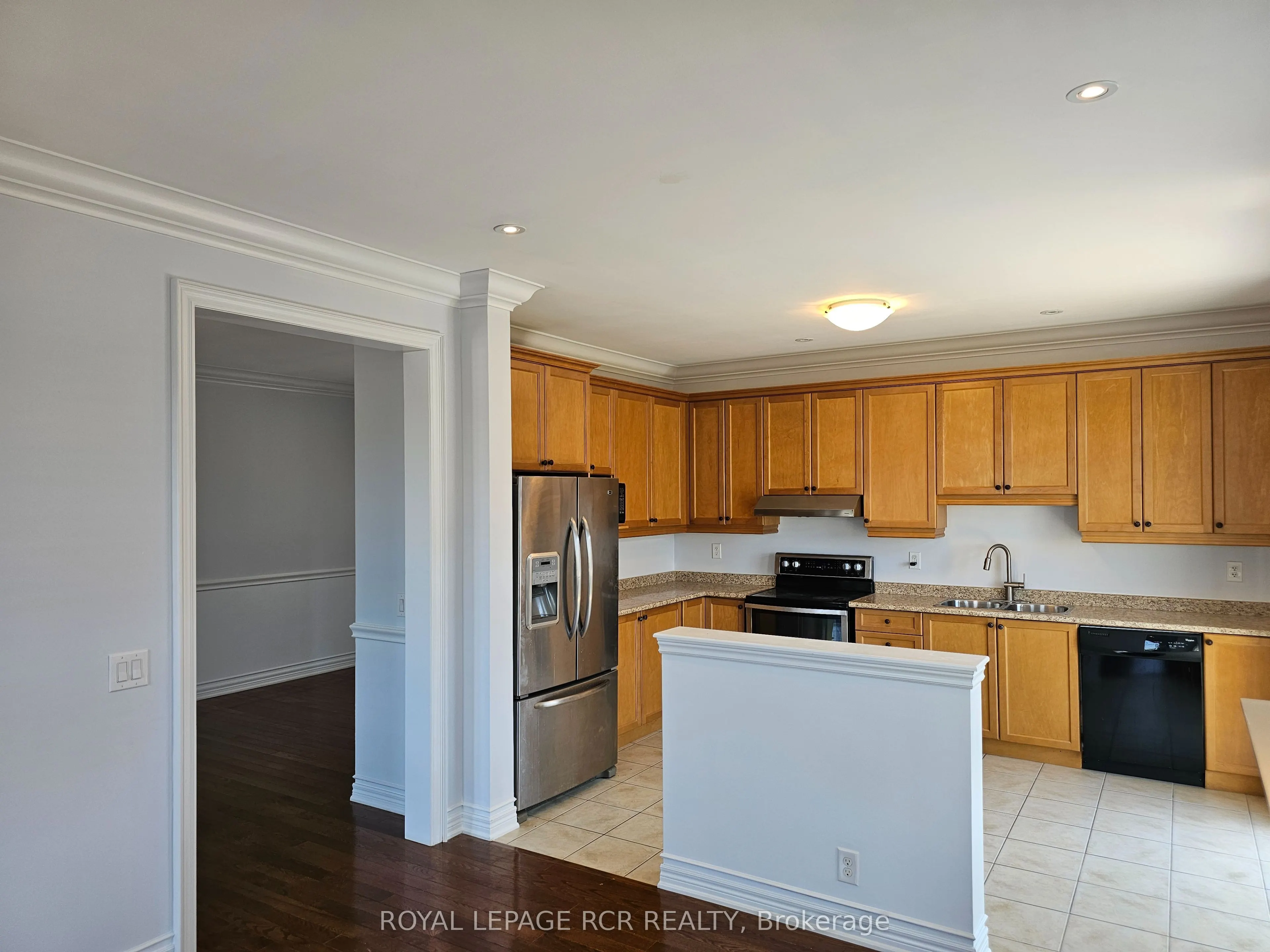 40 Thatcher Crescent