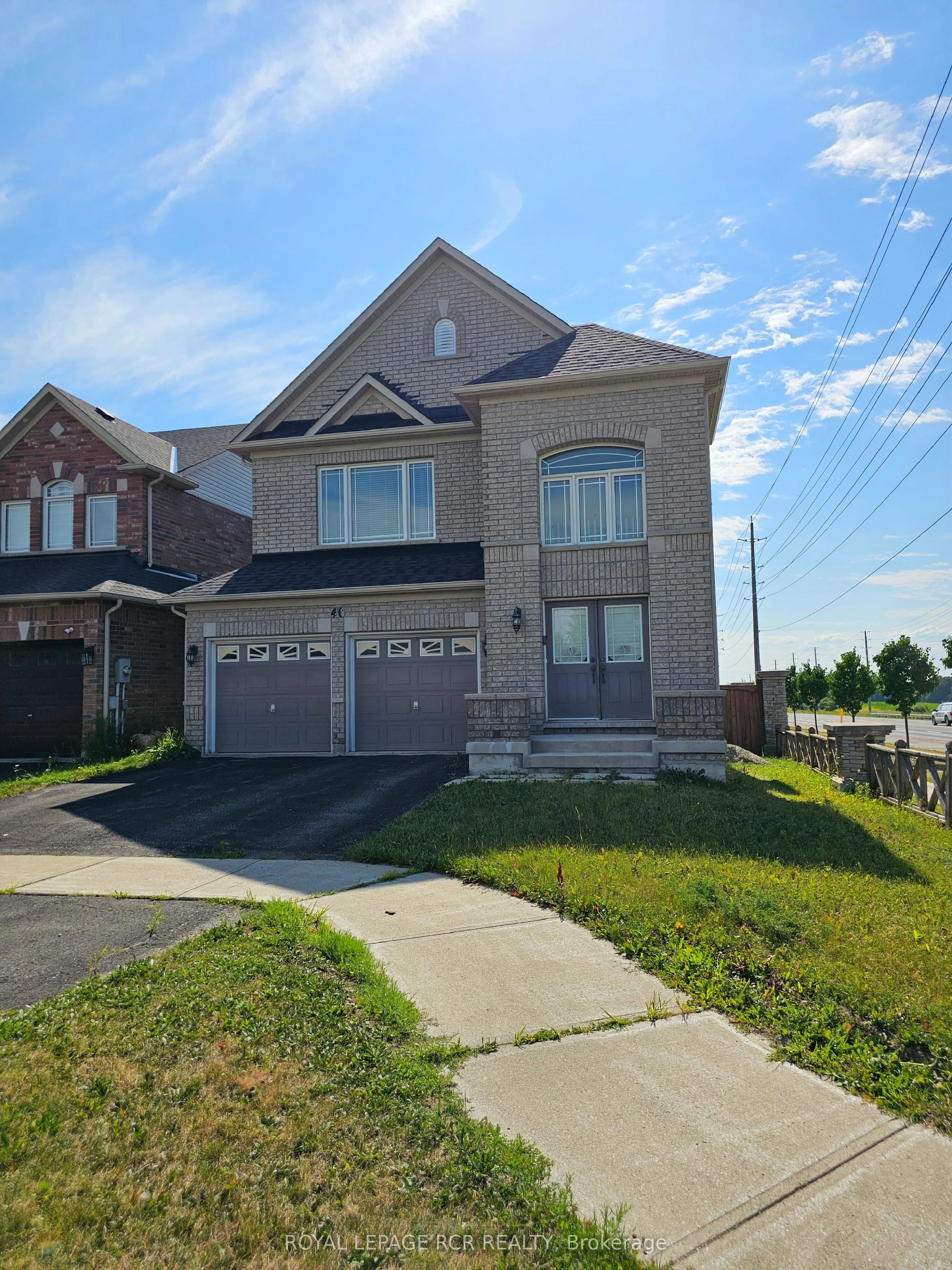 40 Thatcher Crescent