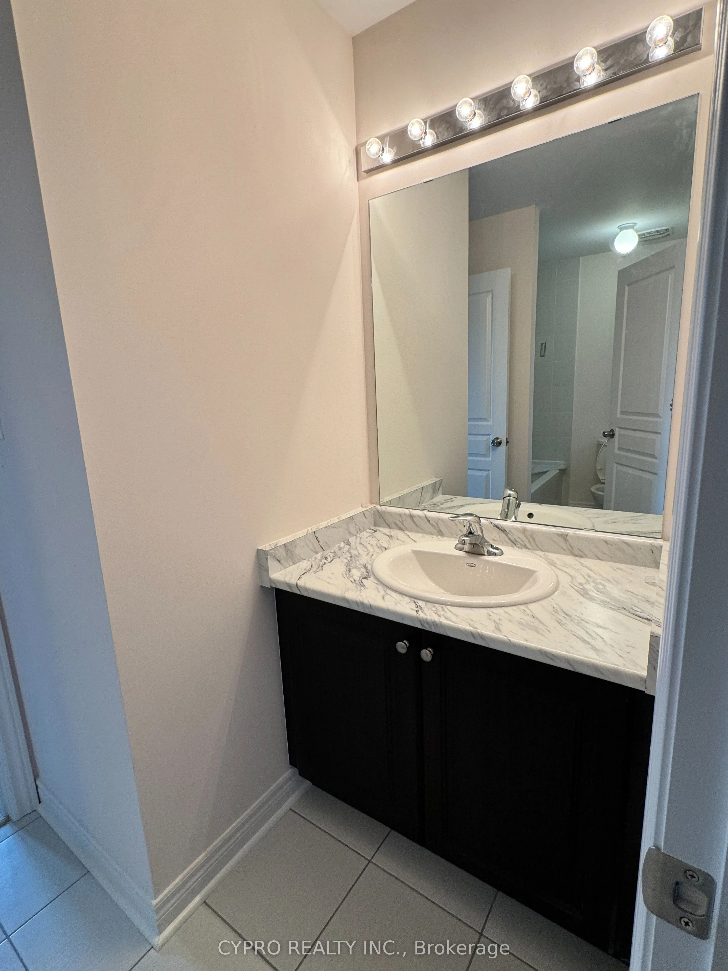30 Buttonleaf Crescent