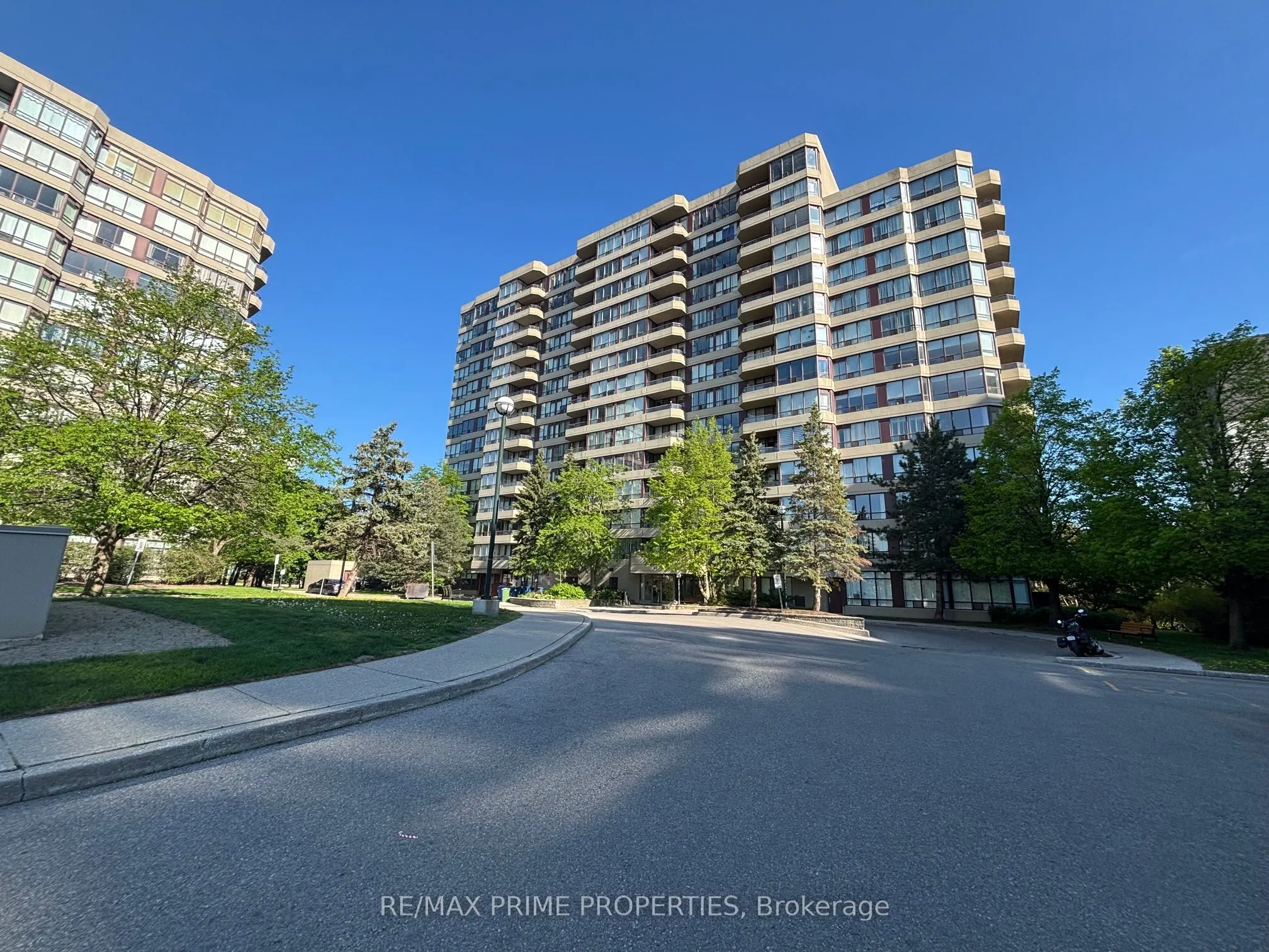 91 Townsgate Drive, #608