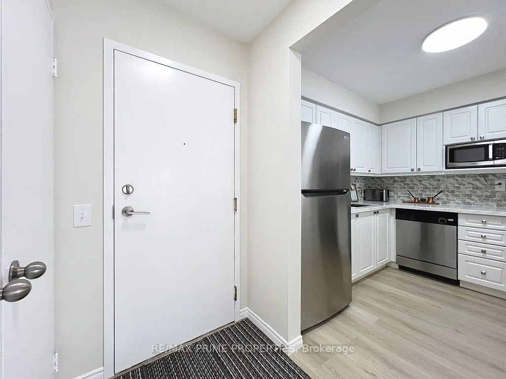 91 Townsgate Drive, #608