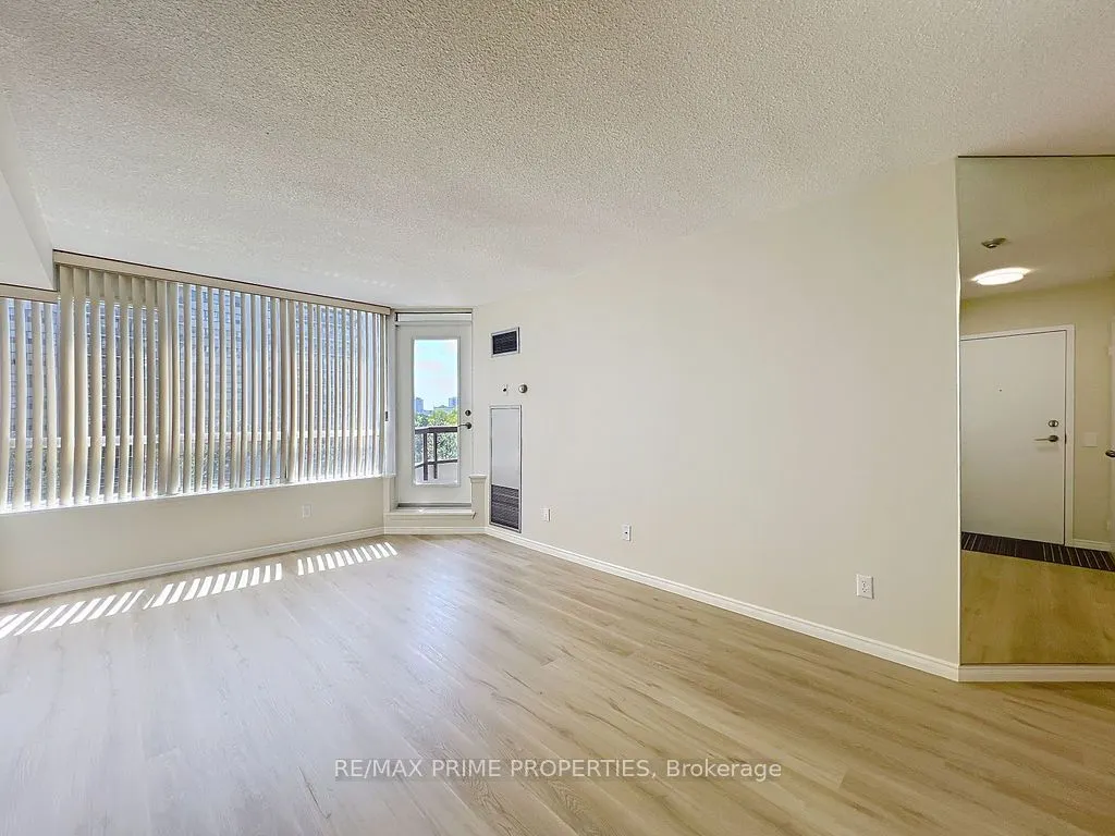 91 Townsgate Drive, #608