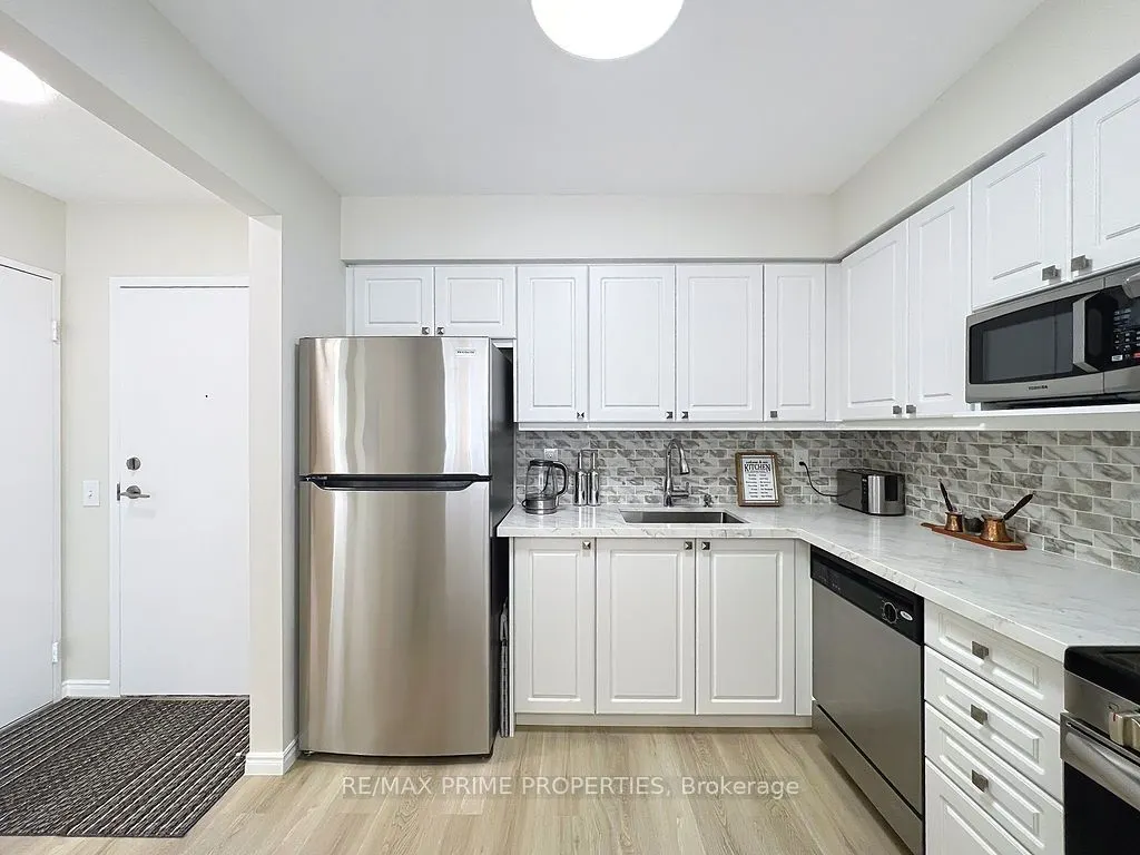 91 Townsgate Drive, #608