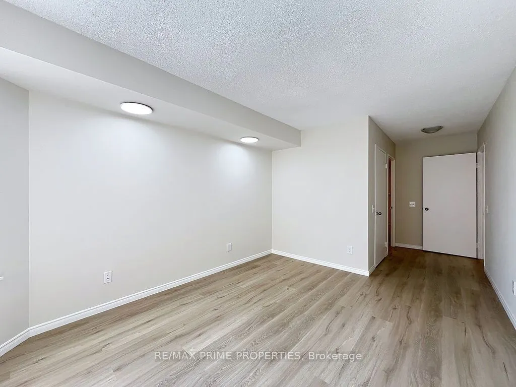 91 Townsgate Drive, #608