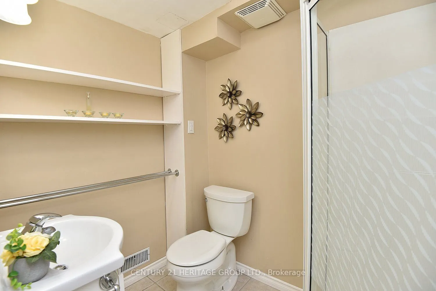 838 Boronia Crescent