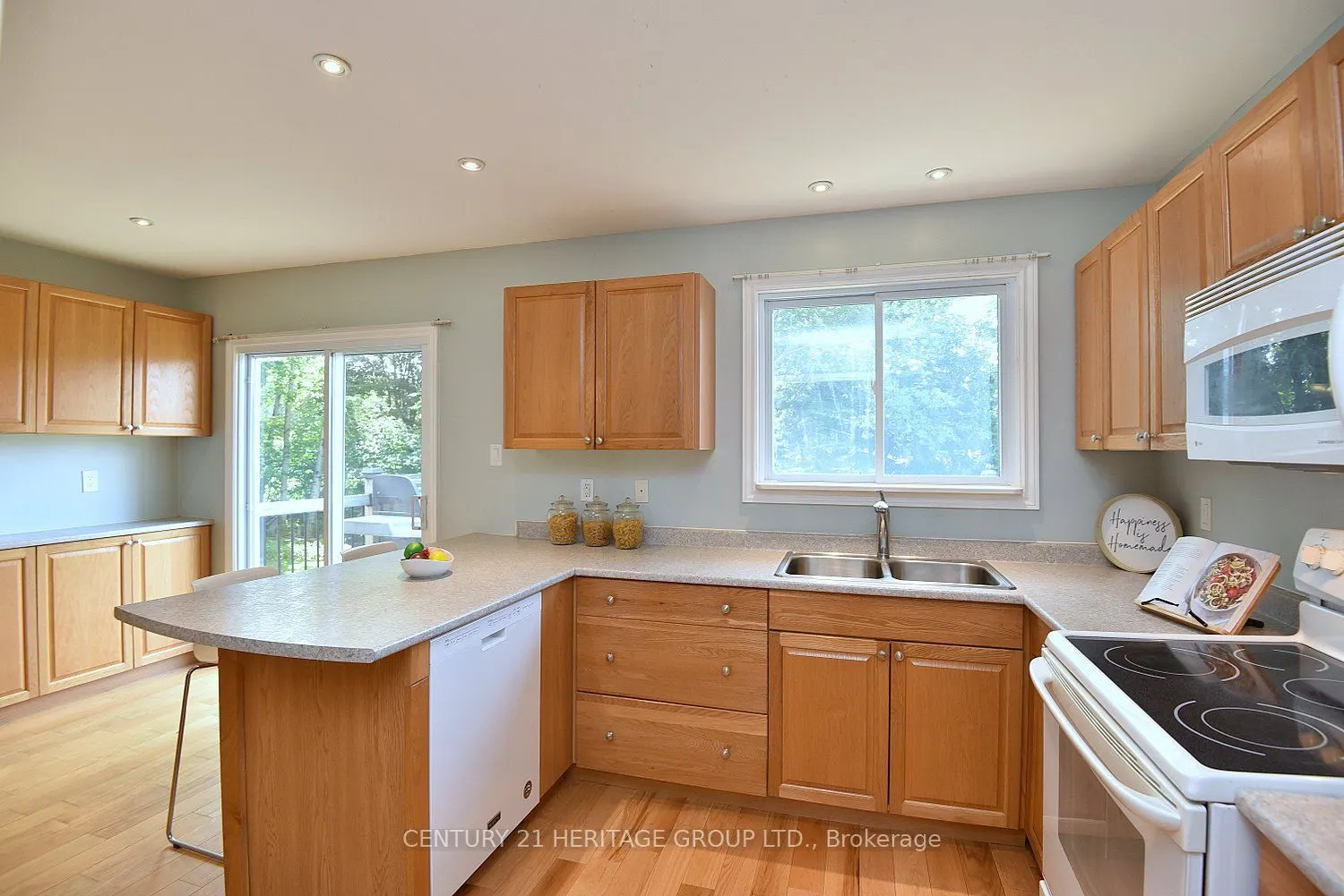 838 Boronia Crescent