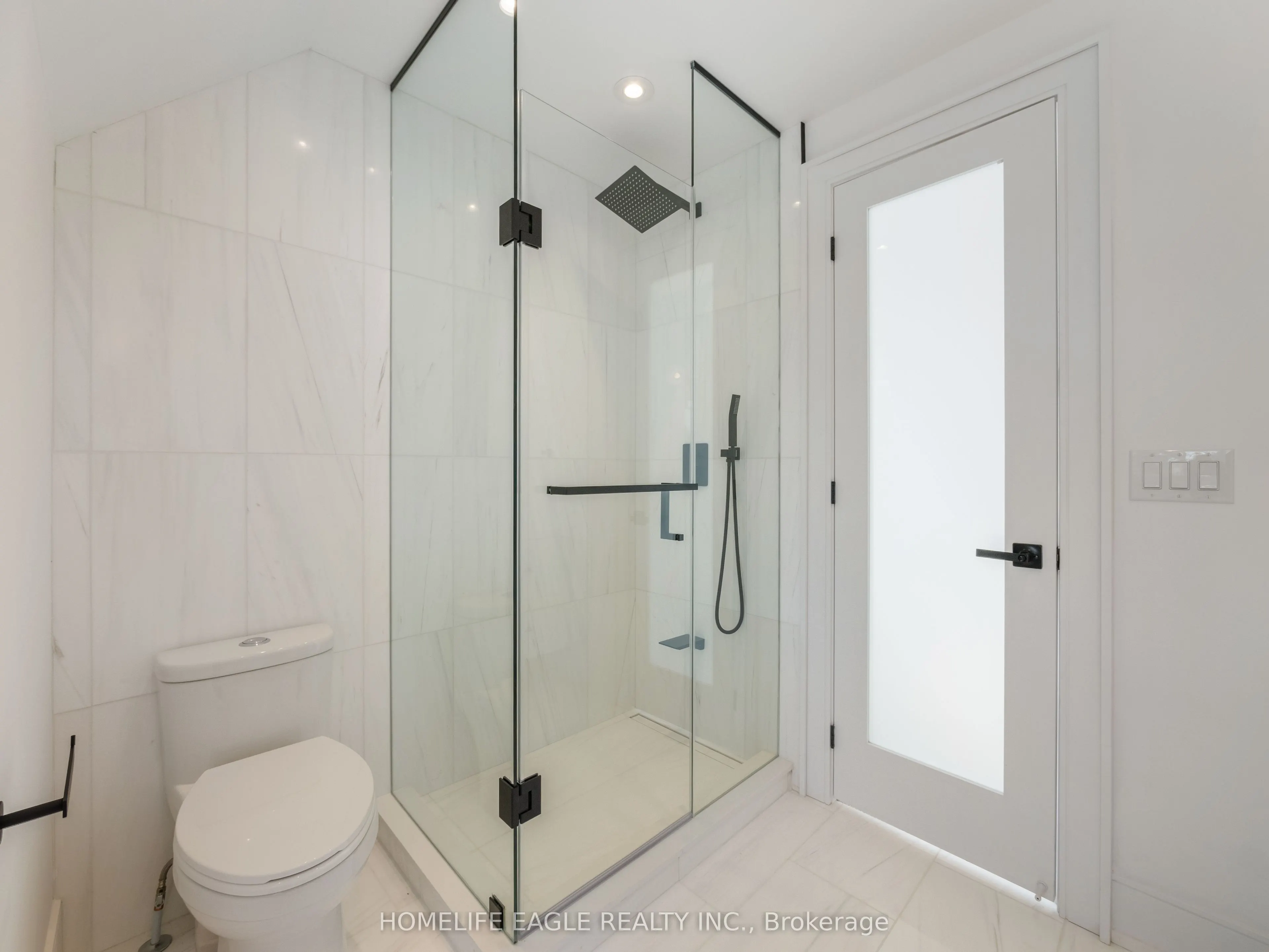 1242 Killarney Beach Road