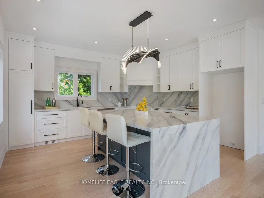1242 Killarney Beach Road