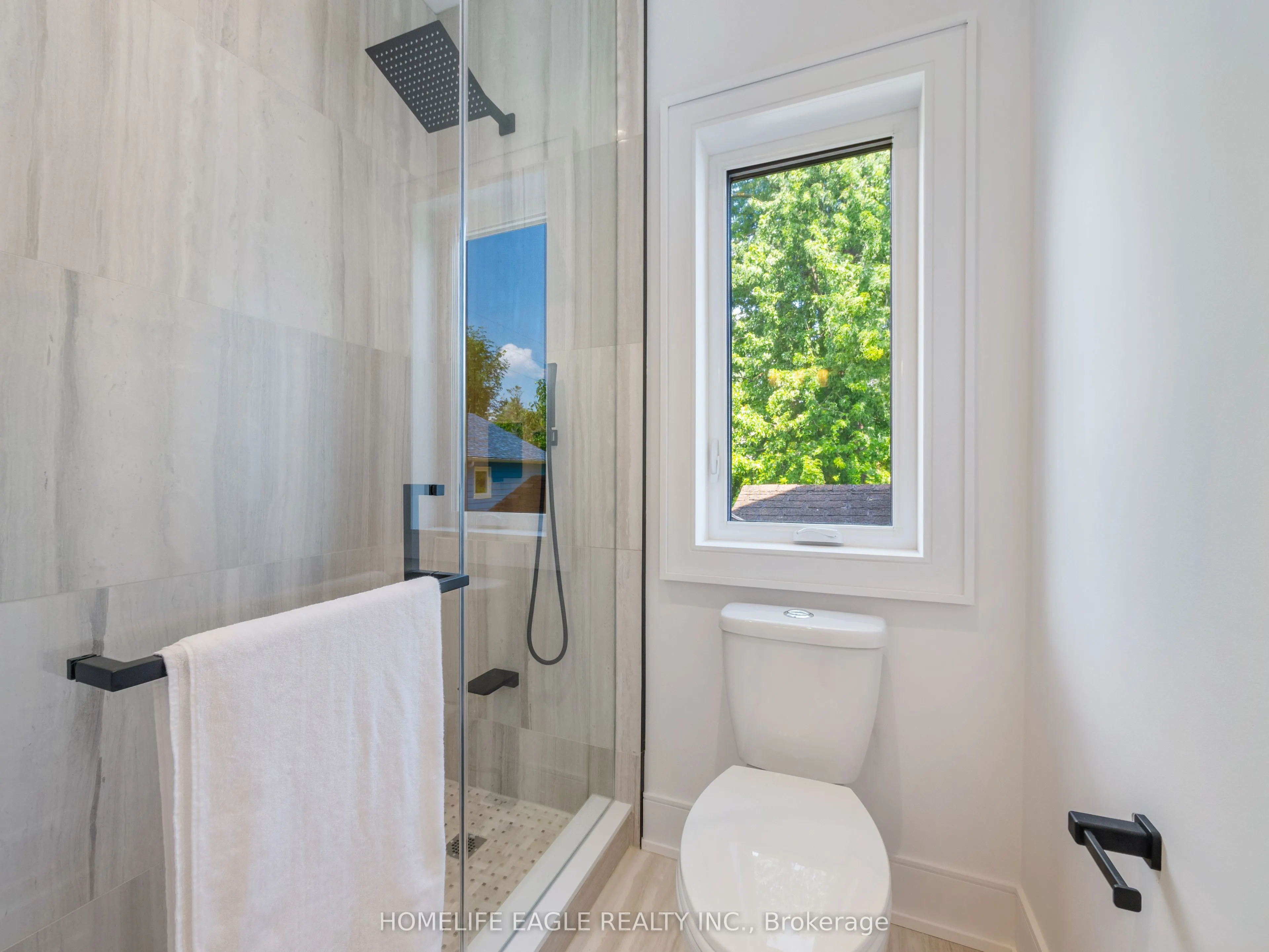 1242 Killarney Beach Road