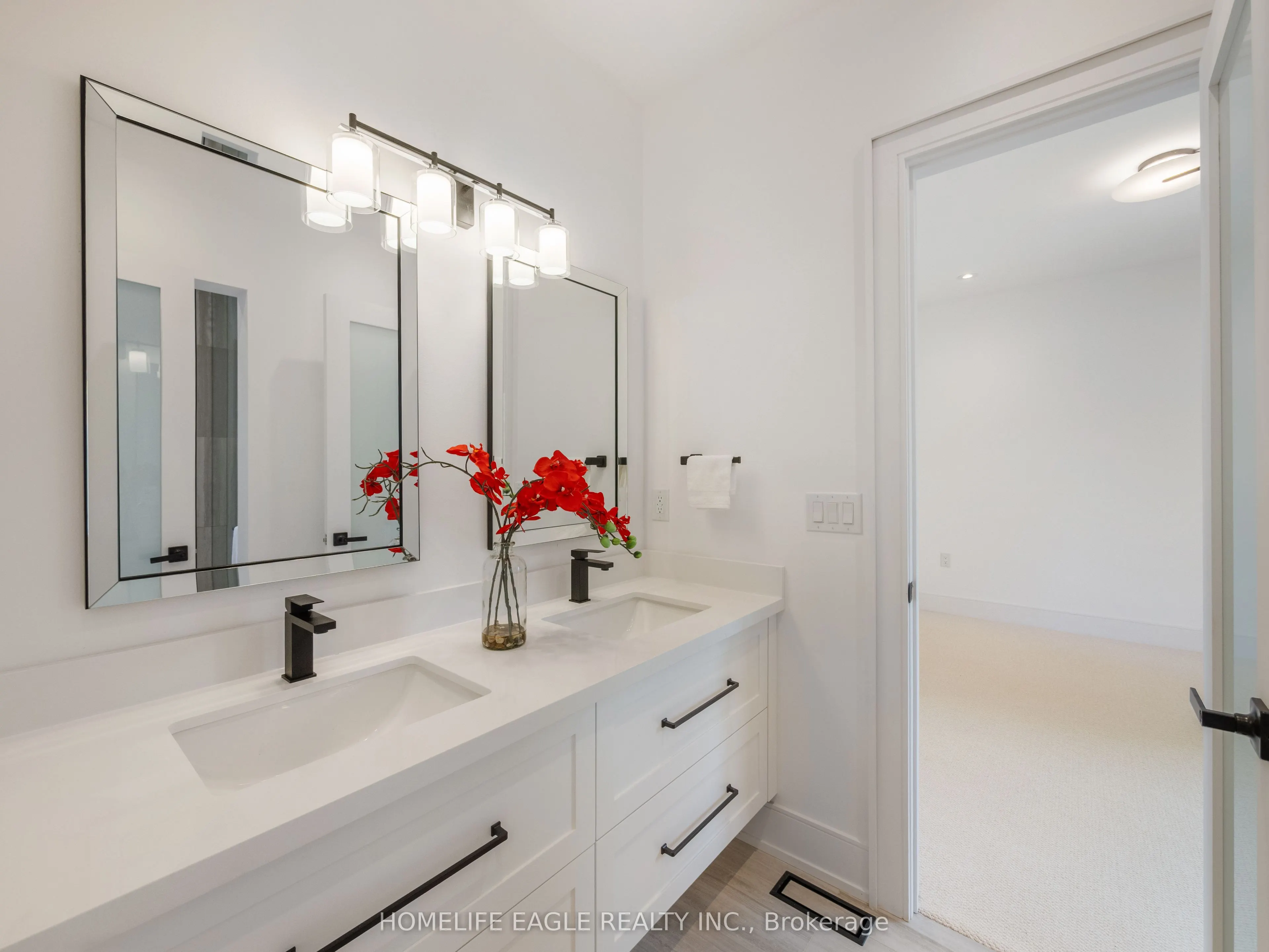 1242 Killarney Beach Road
