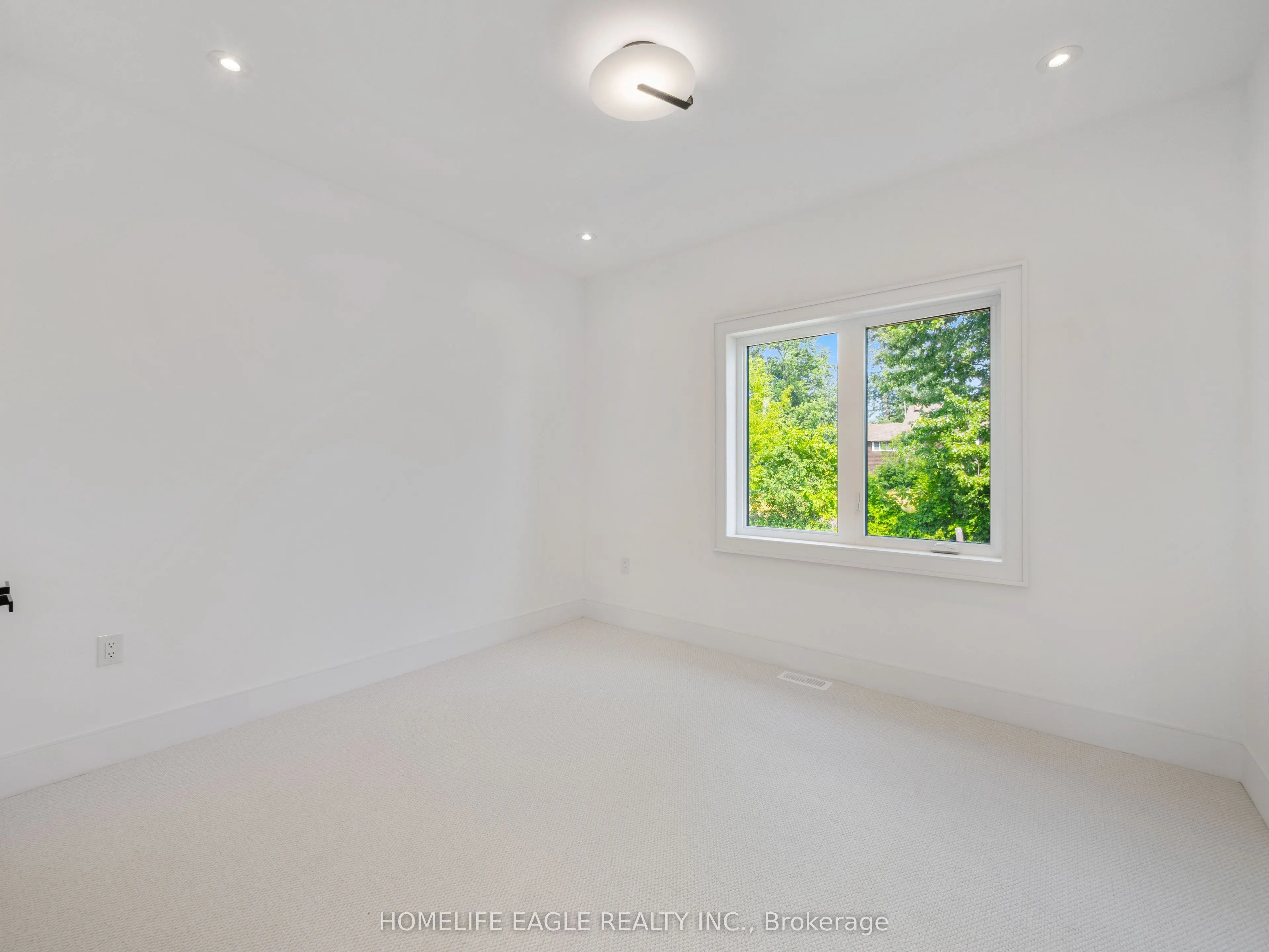 1242 Killarney Beach Road