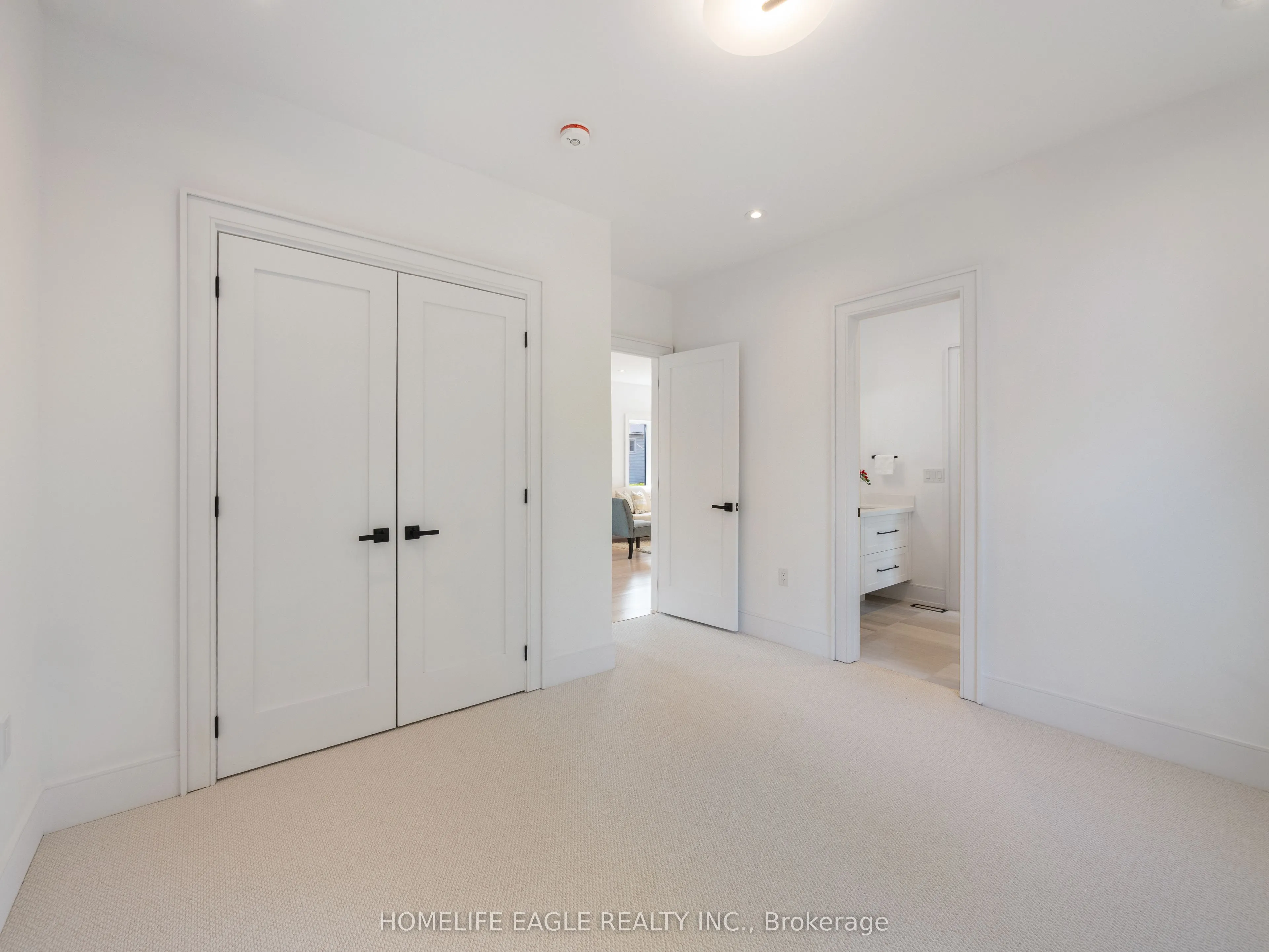 1242 Killarney Beach Road