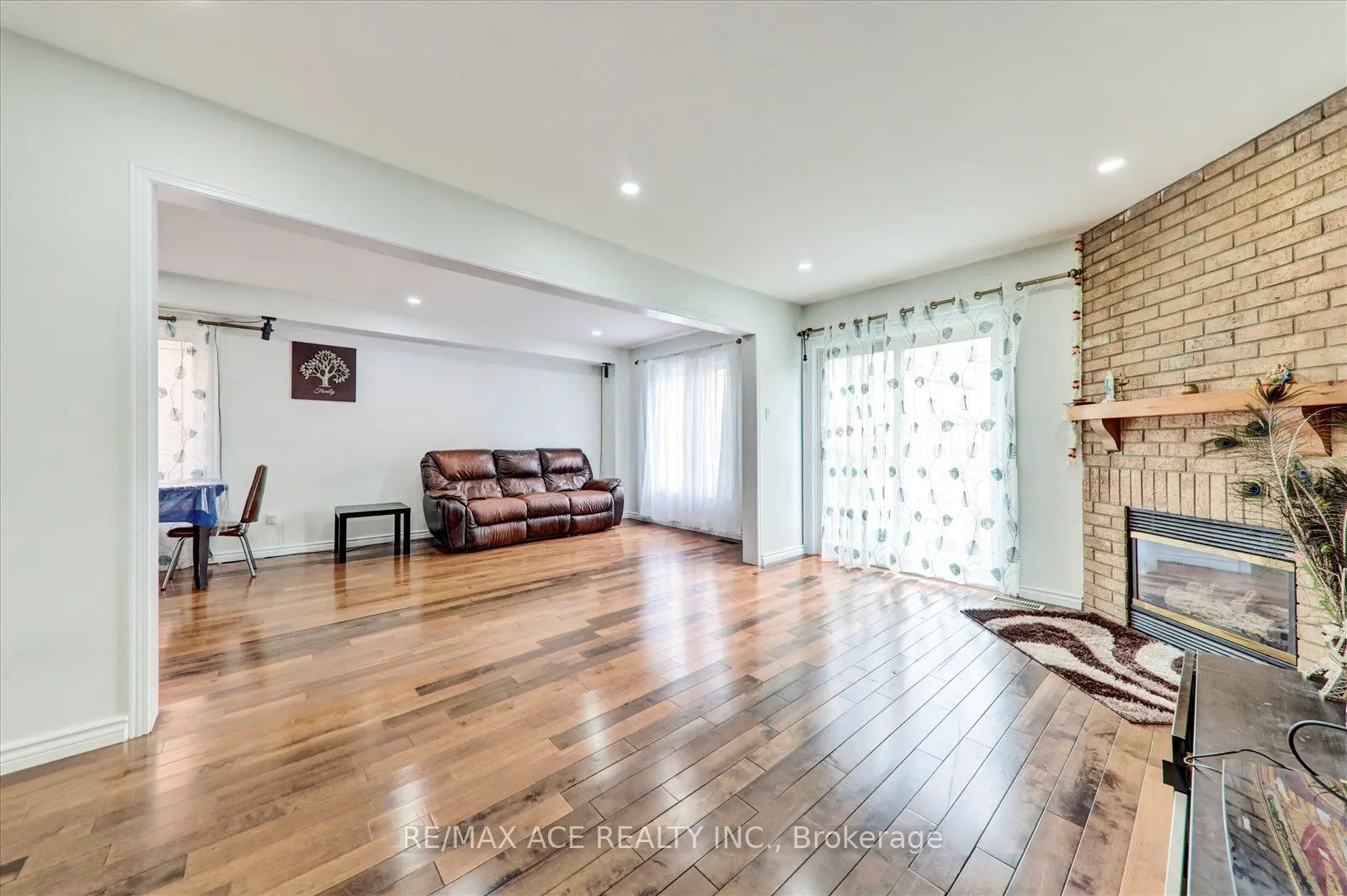 17 Kenborough Court