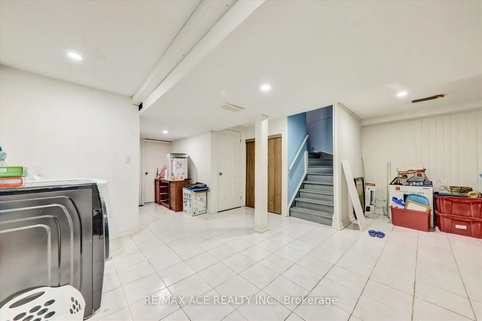 17 Kenborough Court