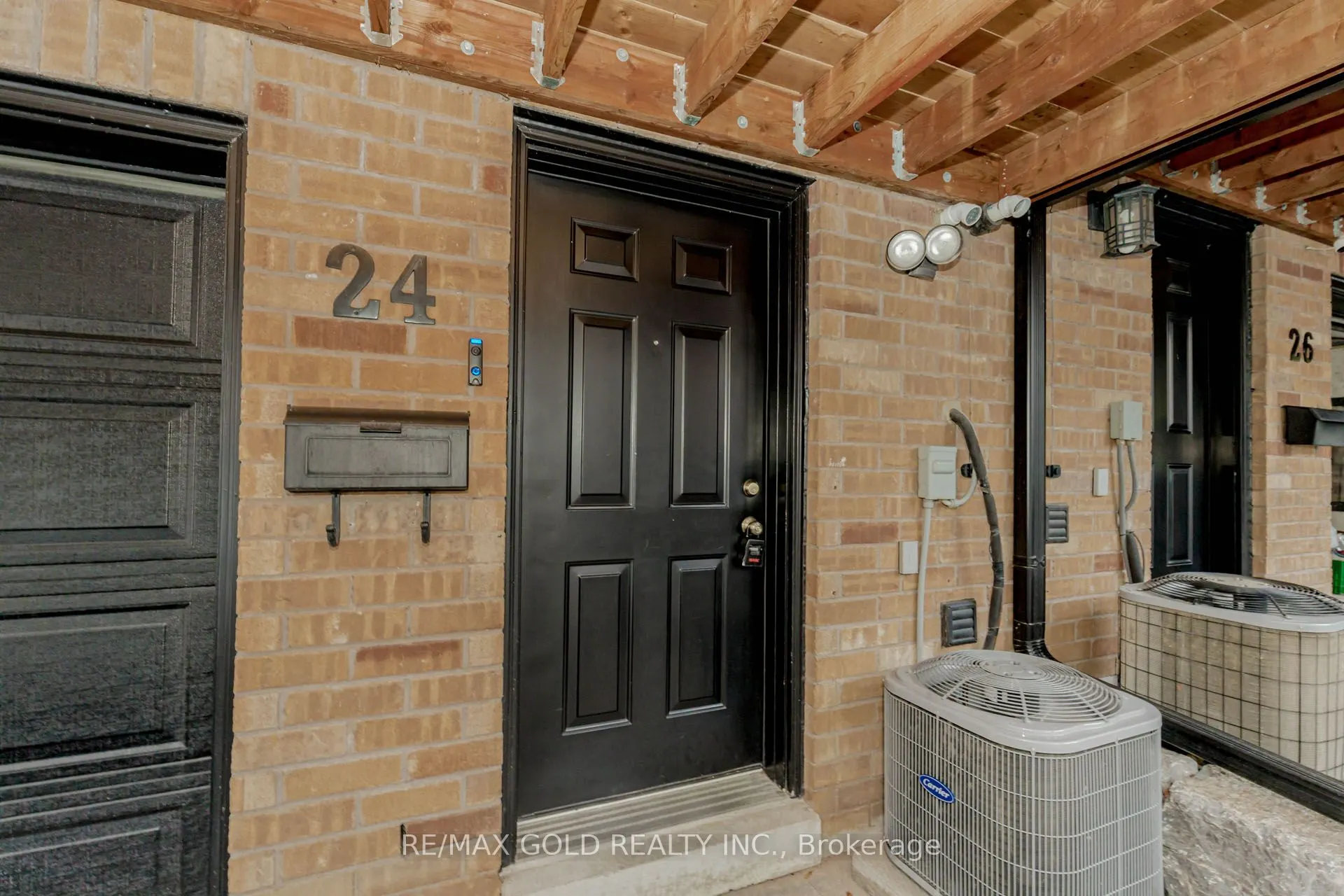 24 Wallace Street, #1