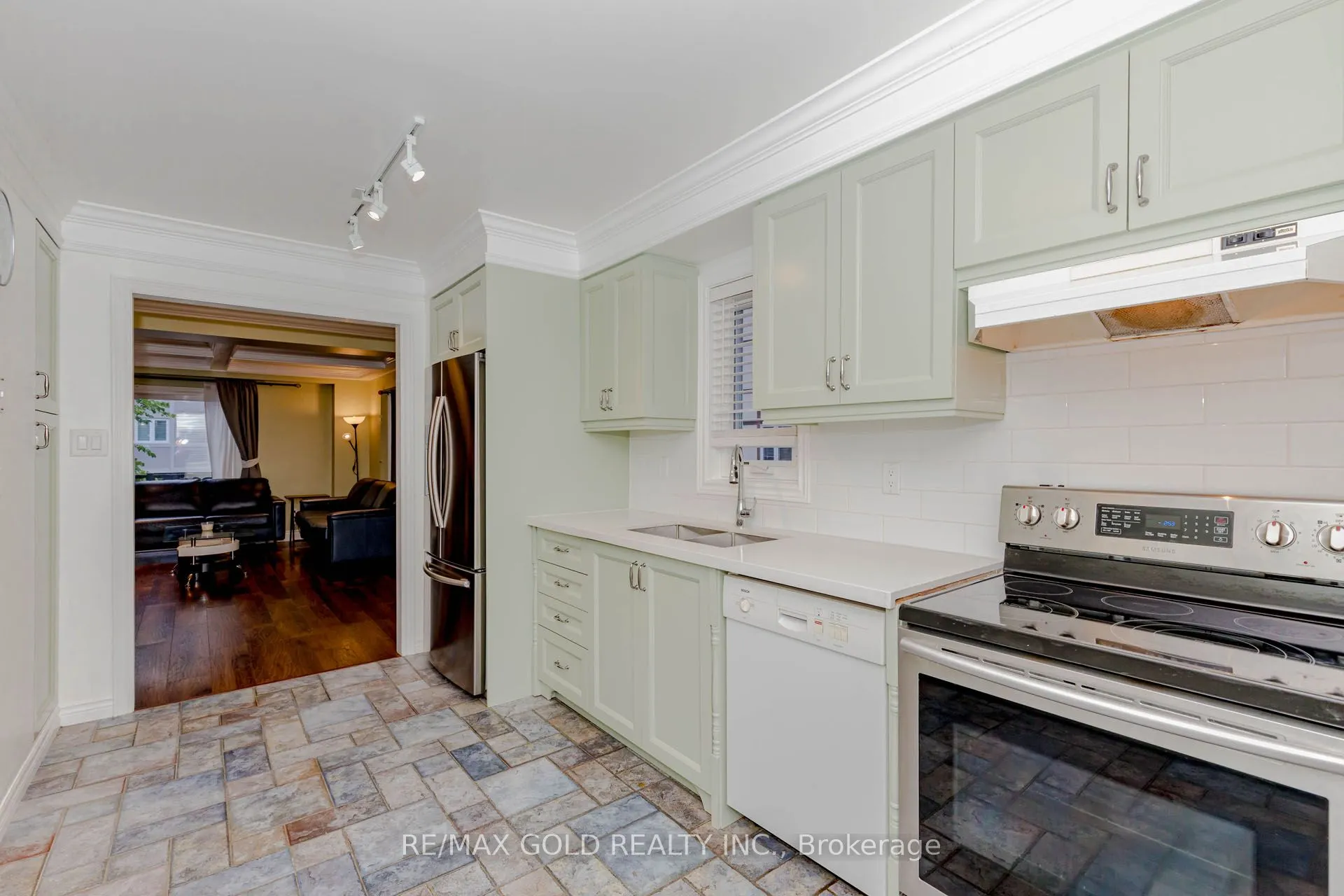 24 Wallace Street, #1