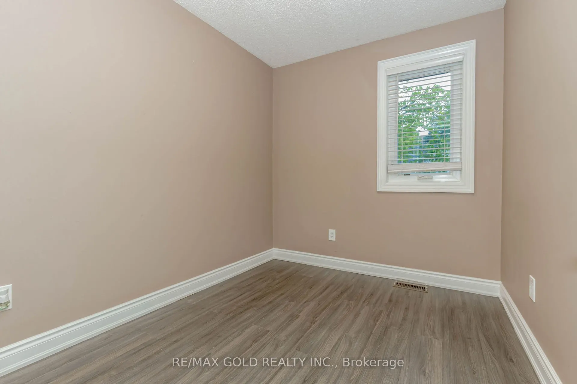 24 Wallace Street, #1