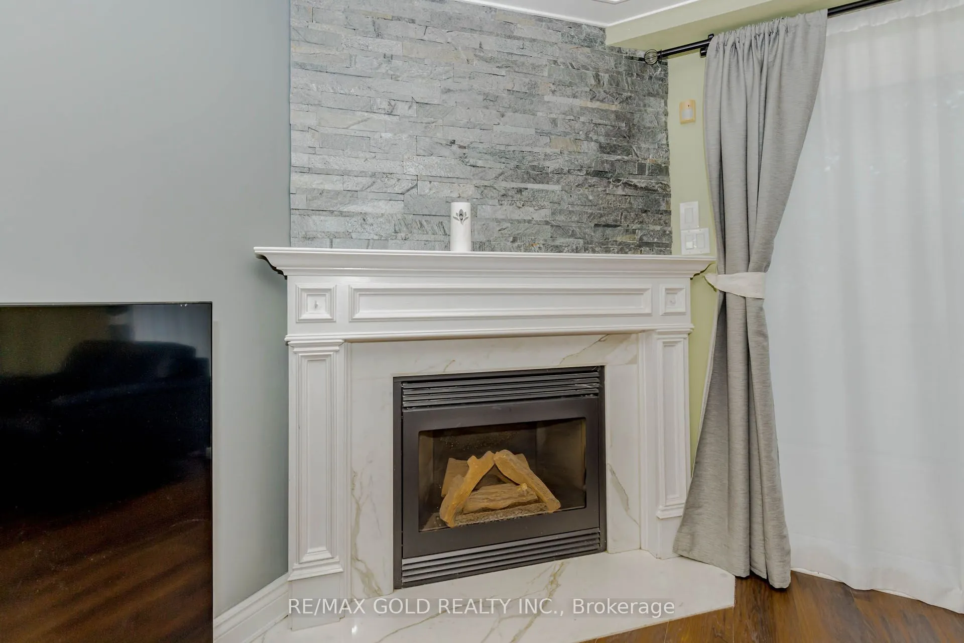 24 Wallace Street, #1