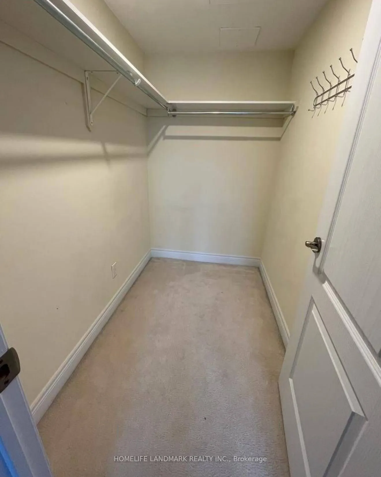 48 Suncrest Boulevard, #805