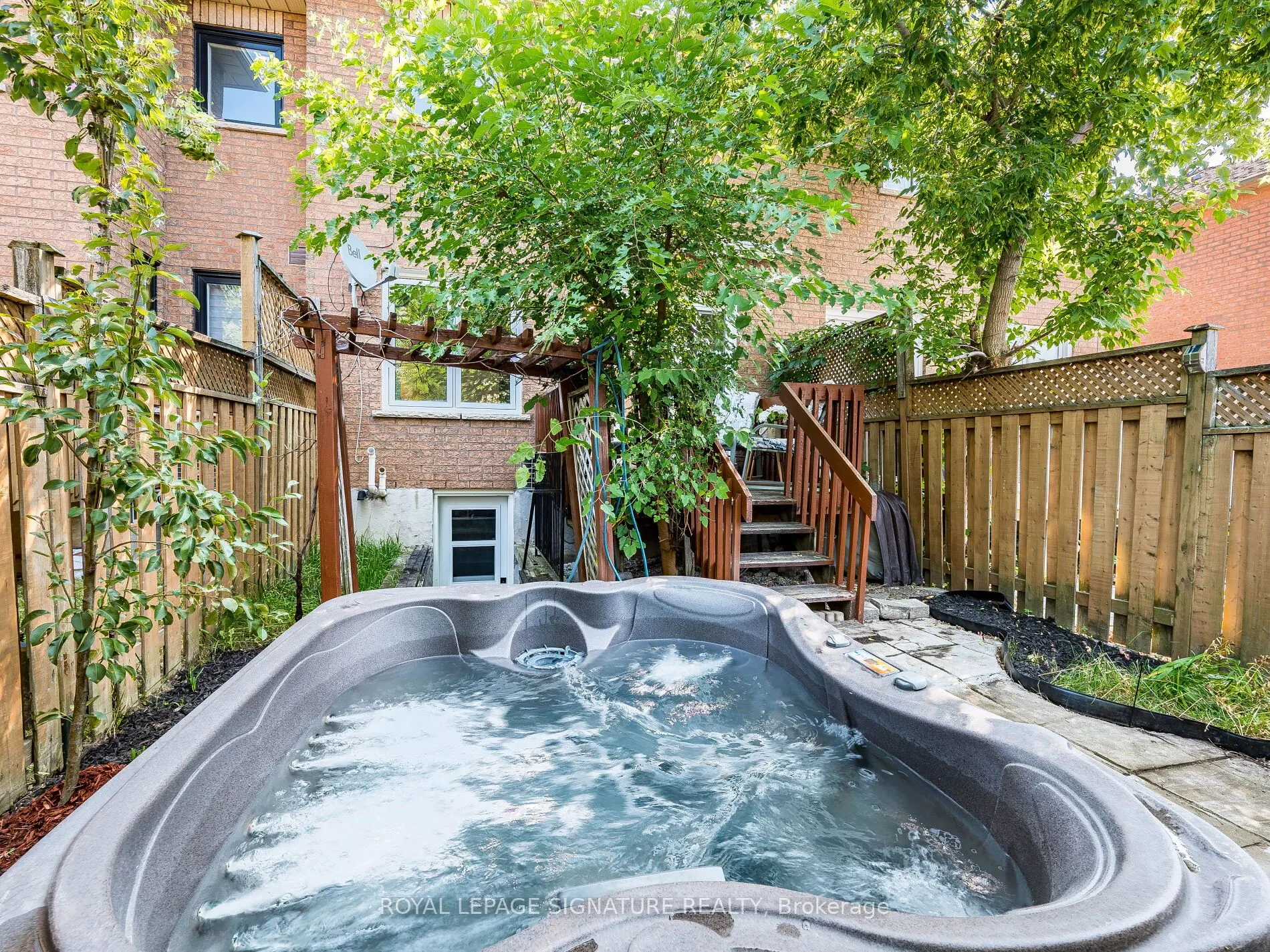 152 Lindenshire Avenue
