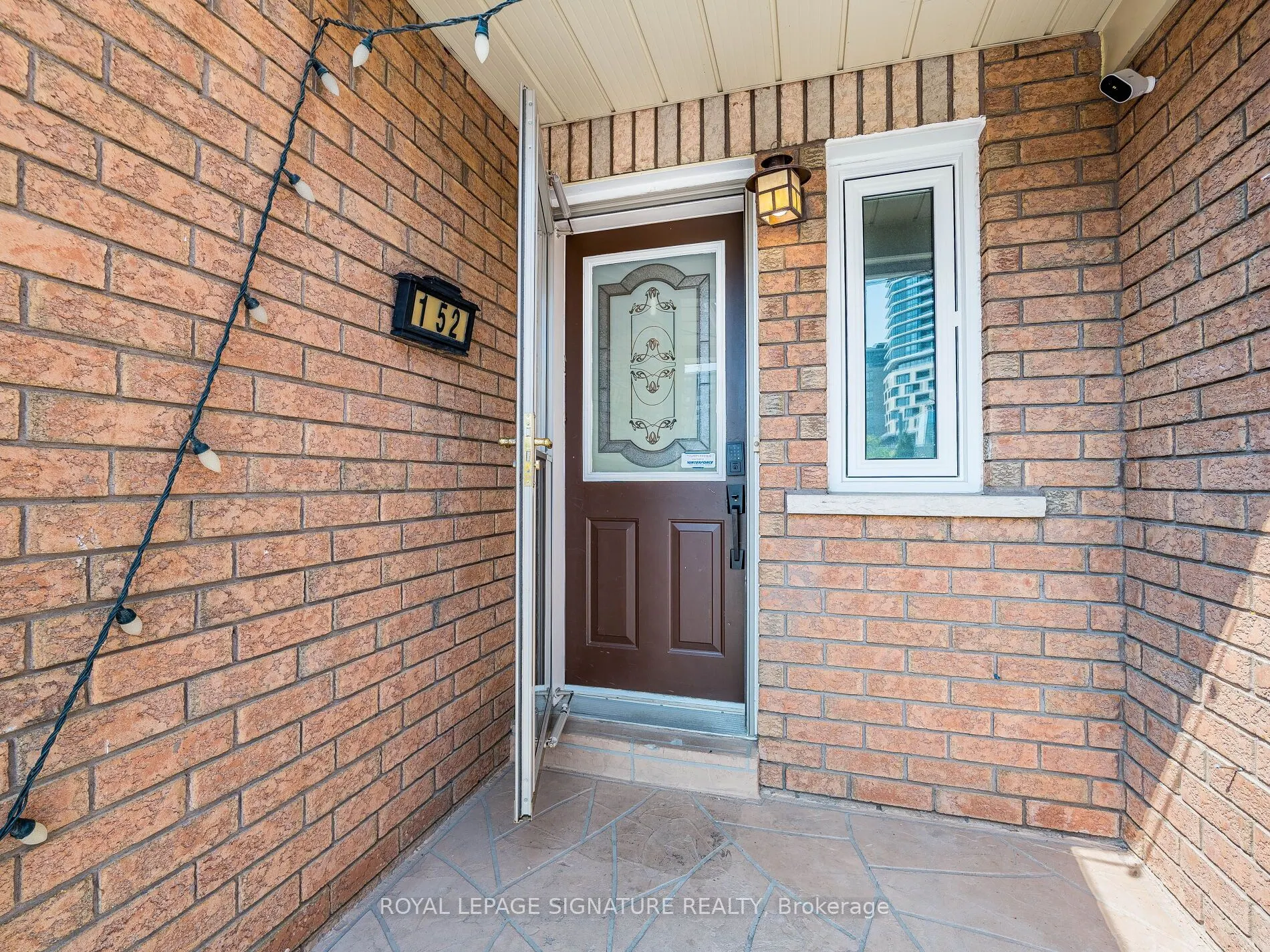 152 Lindenshire Avenue