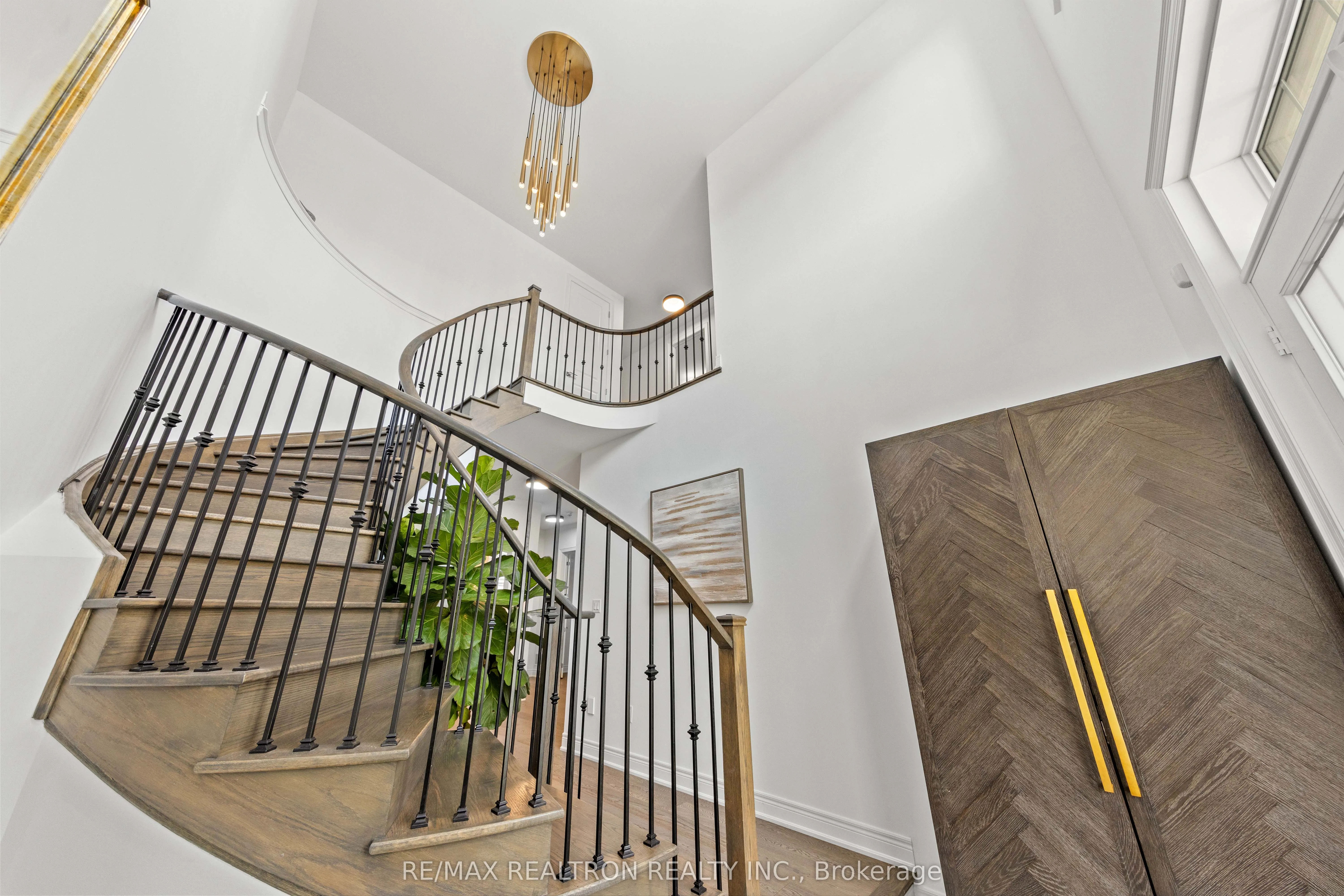 92 Chaiwood Court