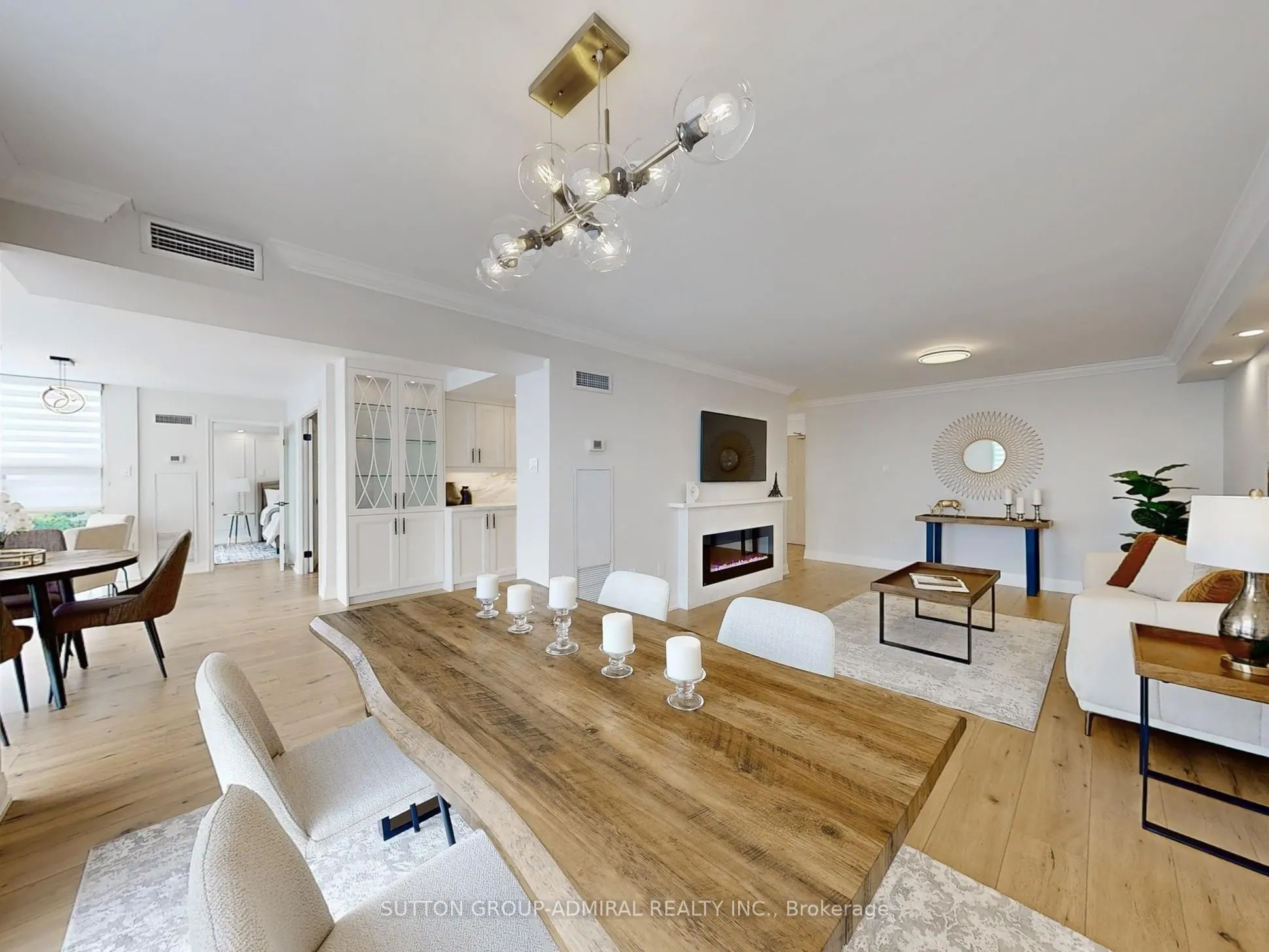 20 Harding Boulevard W, #717