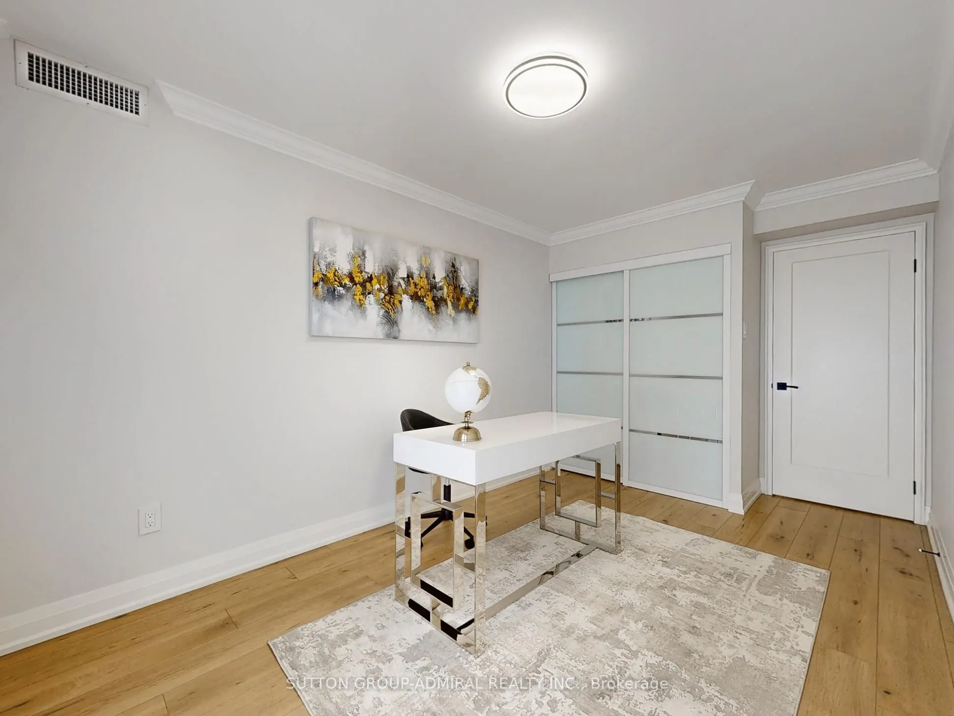 20 Harding Boulevard W, #717
