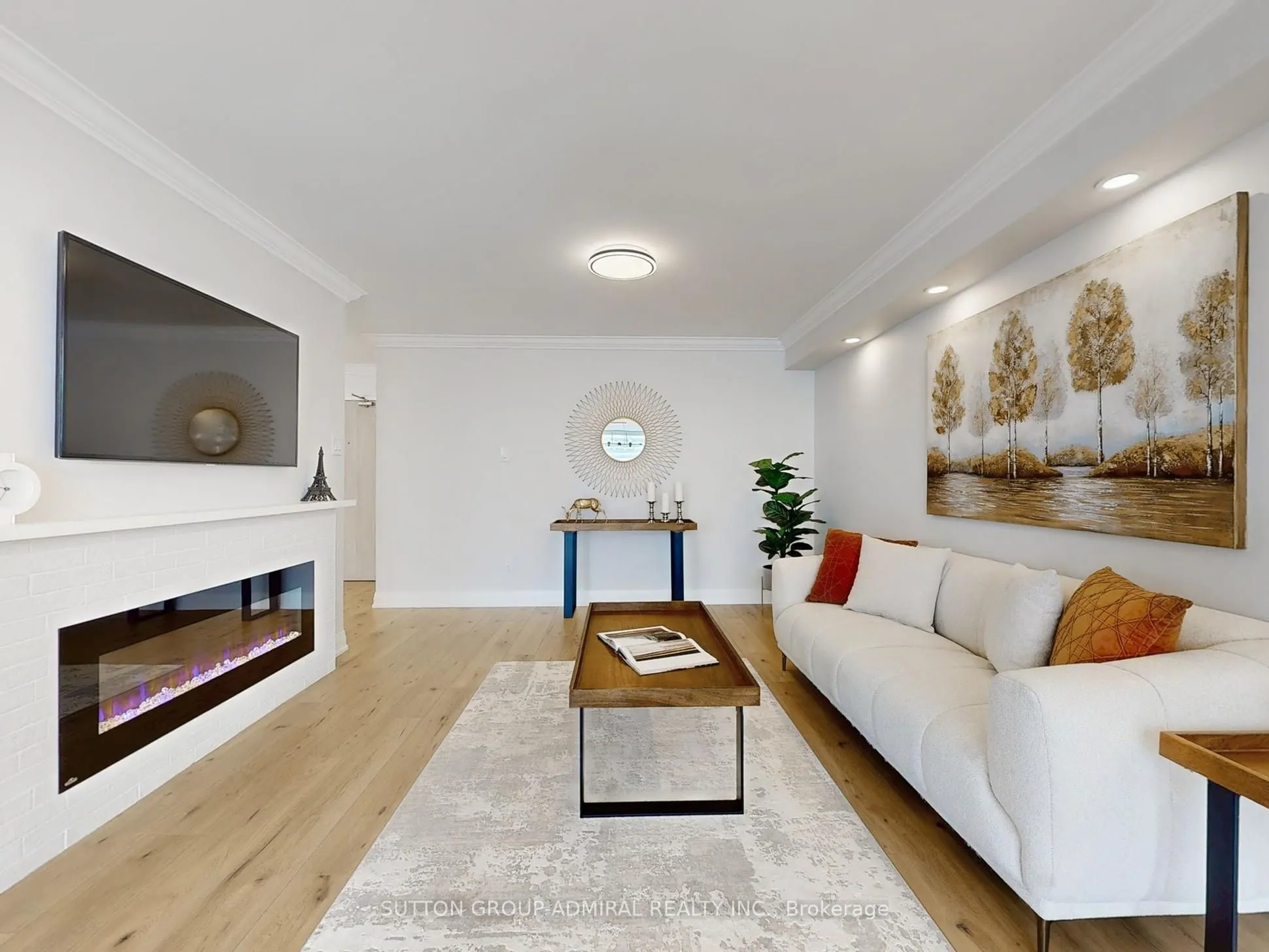 20 Harding Boulevard W, #717