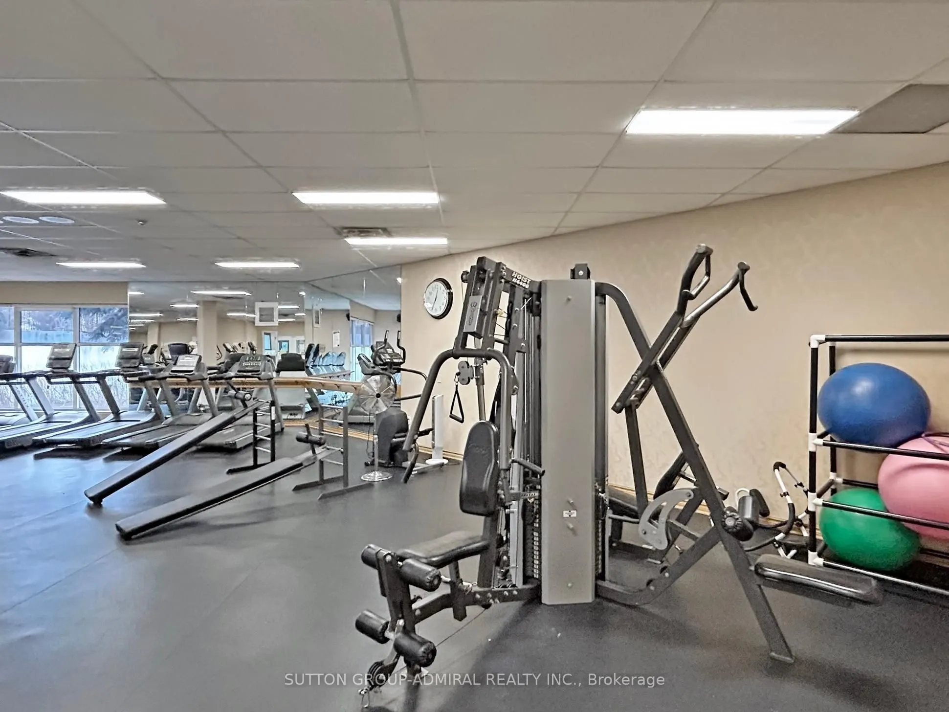 20 Harding Boulevard W, #717