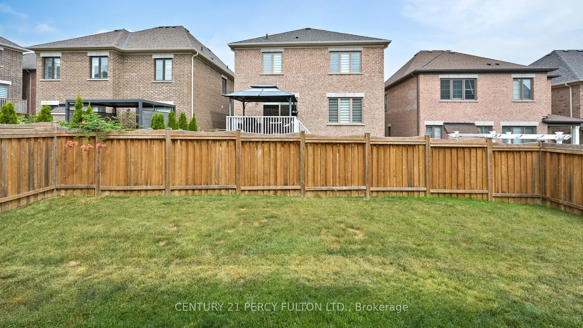 14 Meadow Green Court