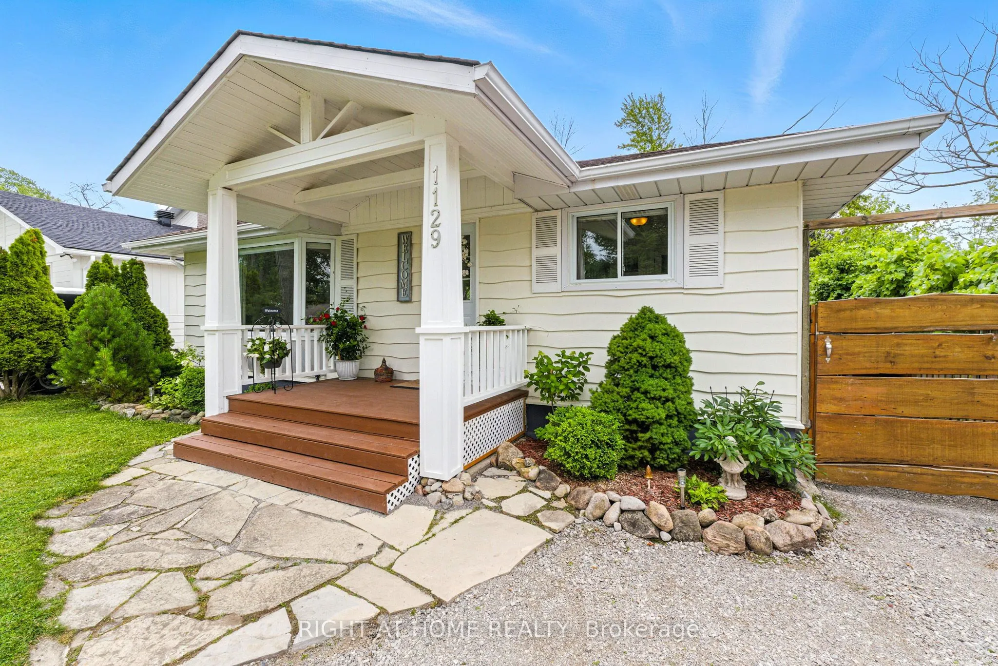 1129 Lindy Lane